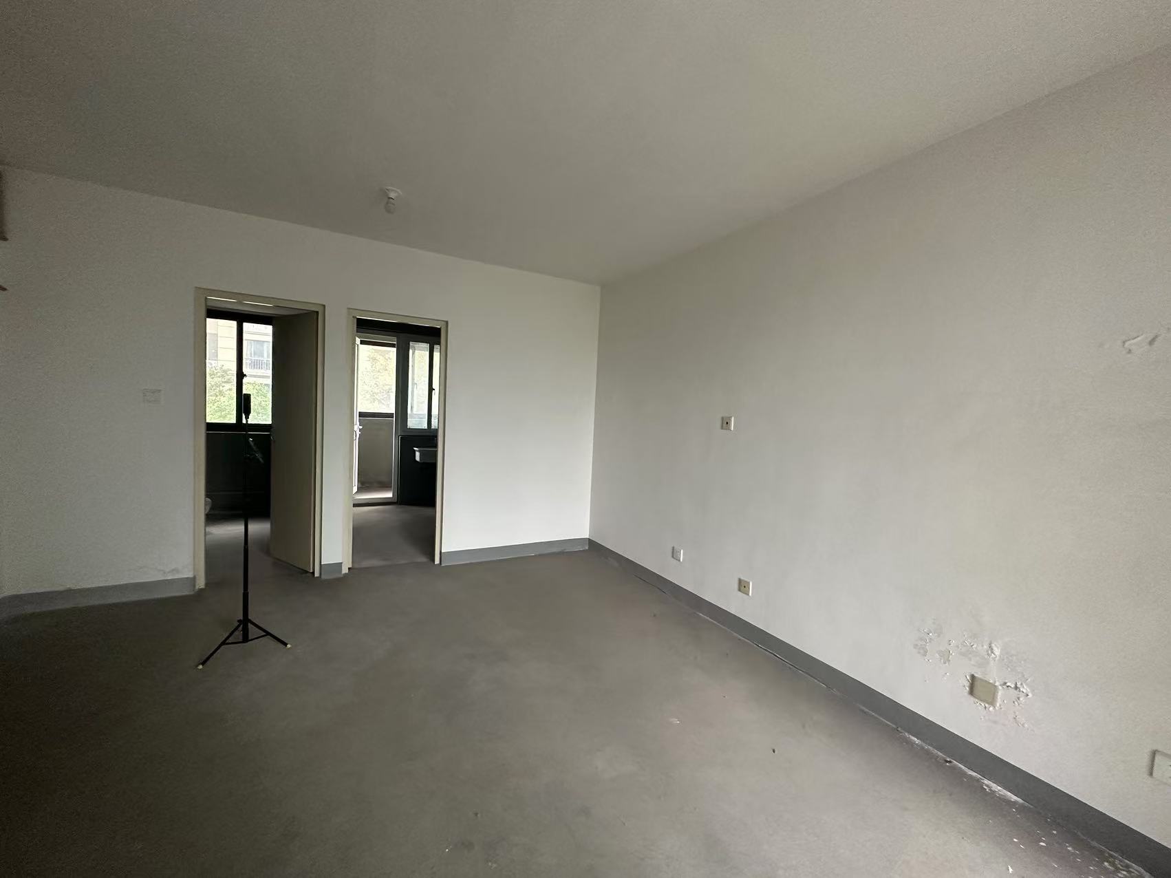 临江家园 1室1厅1卫 70.26m²