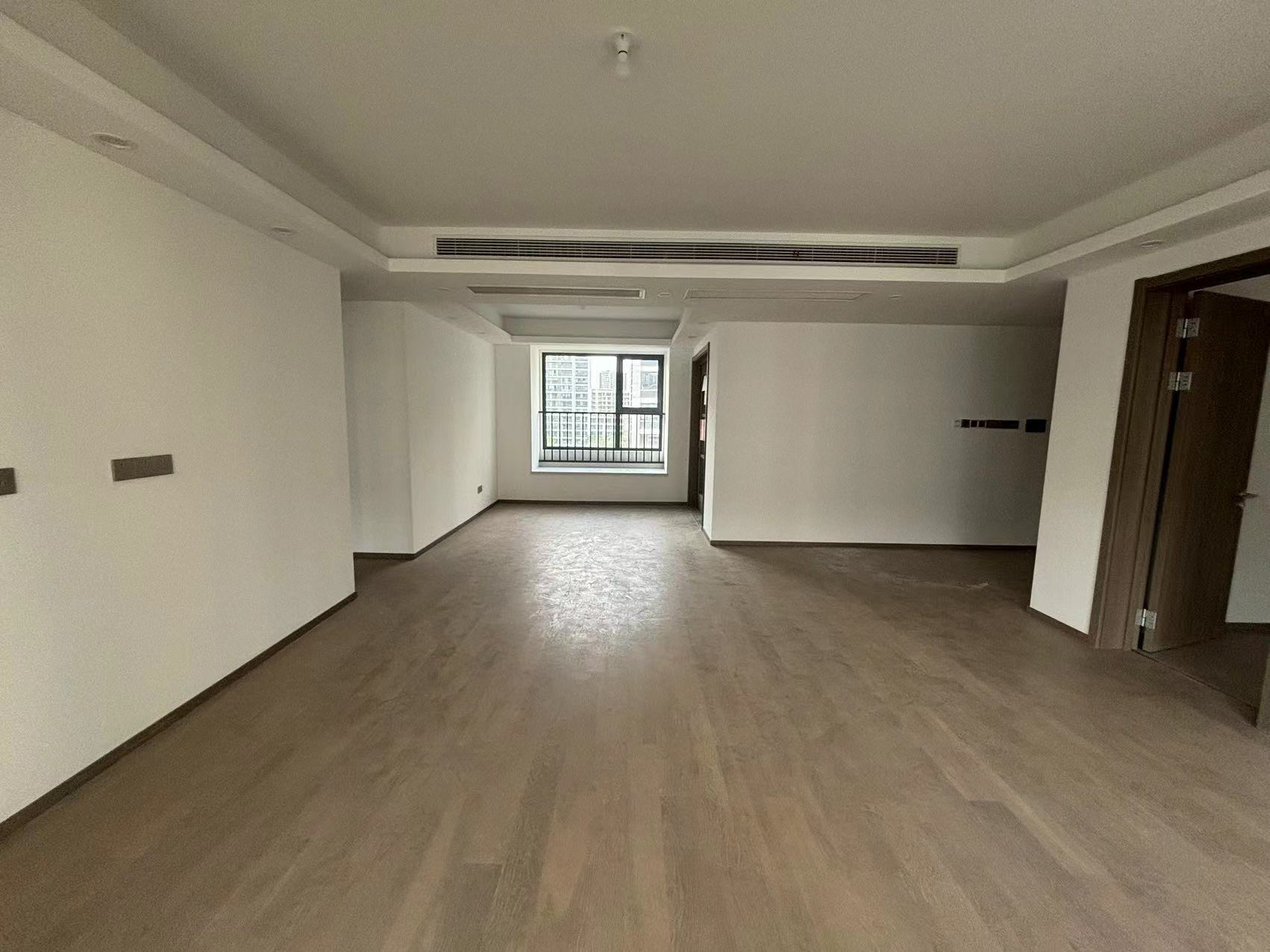 卓越府 4室2厅2卫 143m²
