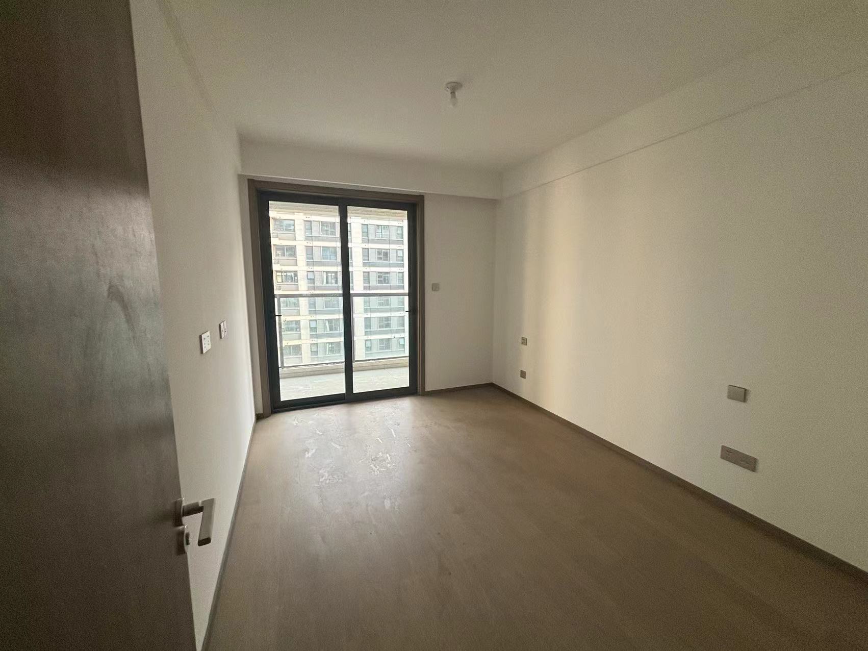 卓越府 4室2厅2卫 143m&sup2;