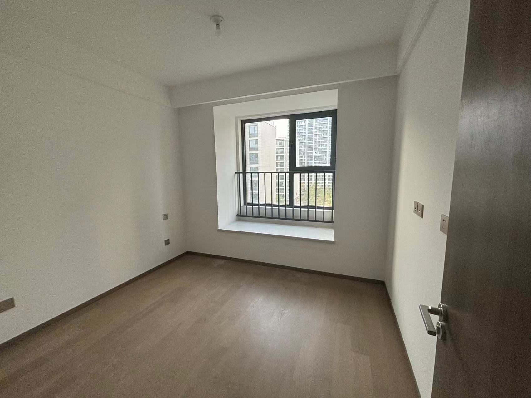 卓越府 4室2厅2卫 143m&sup2;
