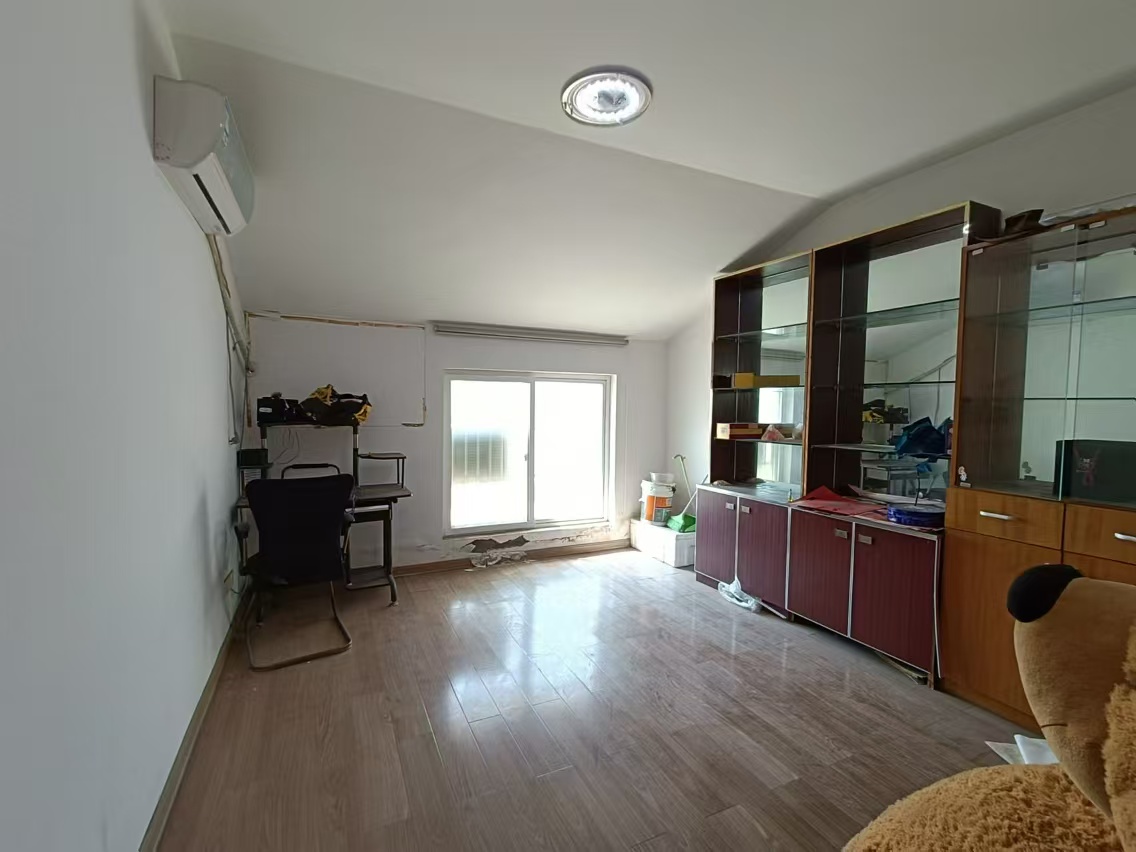 越江新村 2室1厅1卫 80m&sup2;