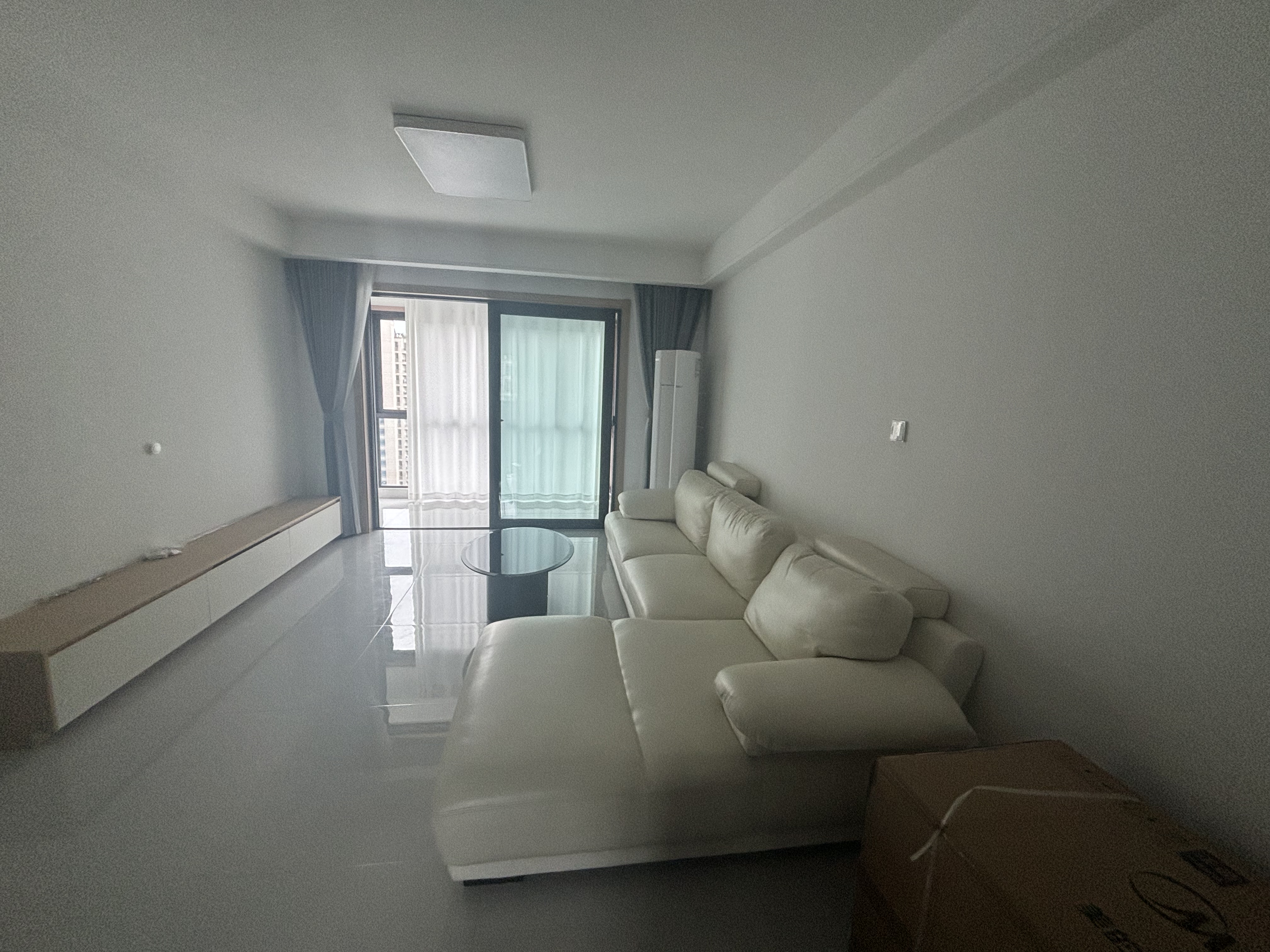 绿地江海图 3室2厅2卫 100m²