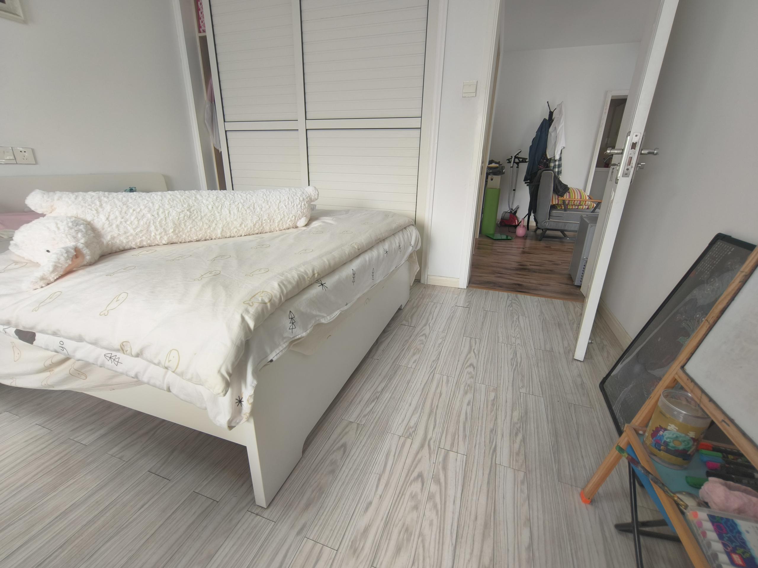 新海通花园 4室2厅2卫 134.94m²