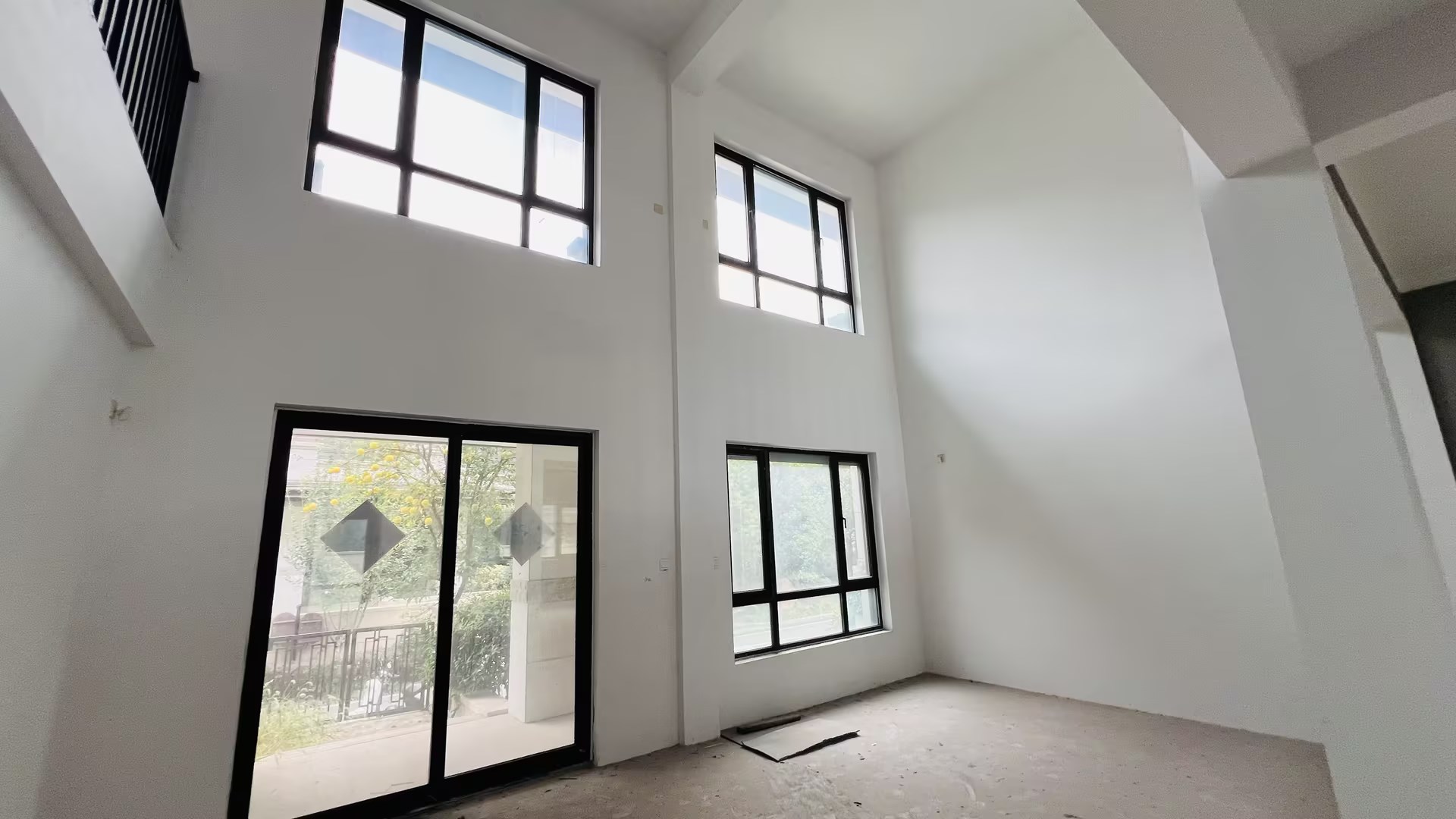 盛和九里香堤一期 5室2厅2卫 325m²