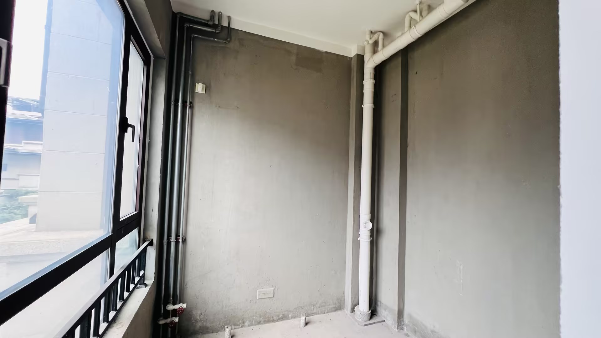 盛和九里香堤一期 5室2厅2卫 325m²