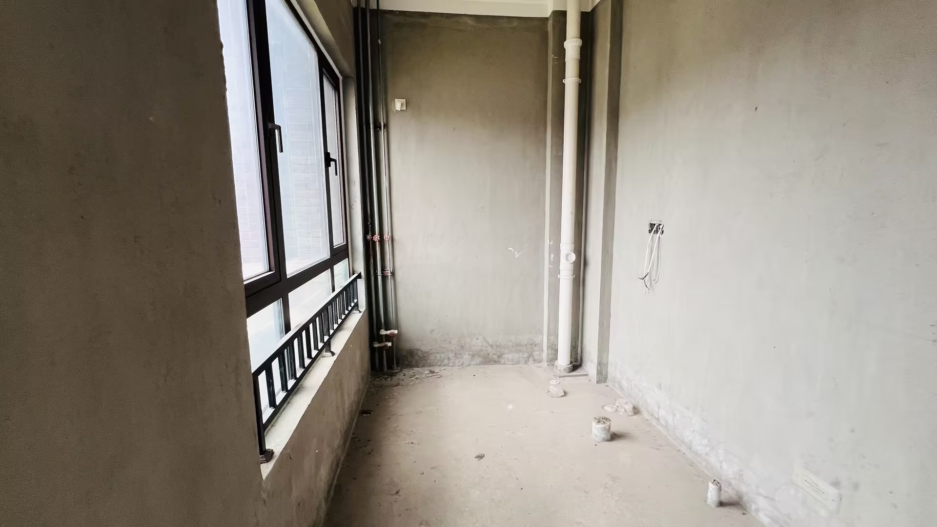 盛和九里香堤一期 5室2厅2卫 325m²