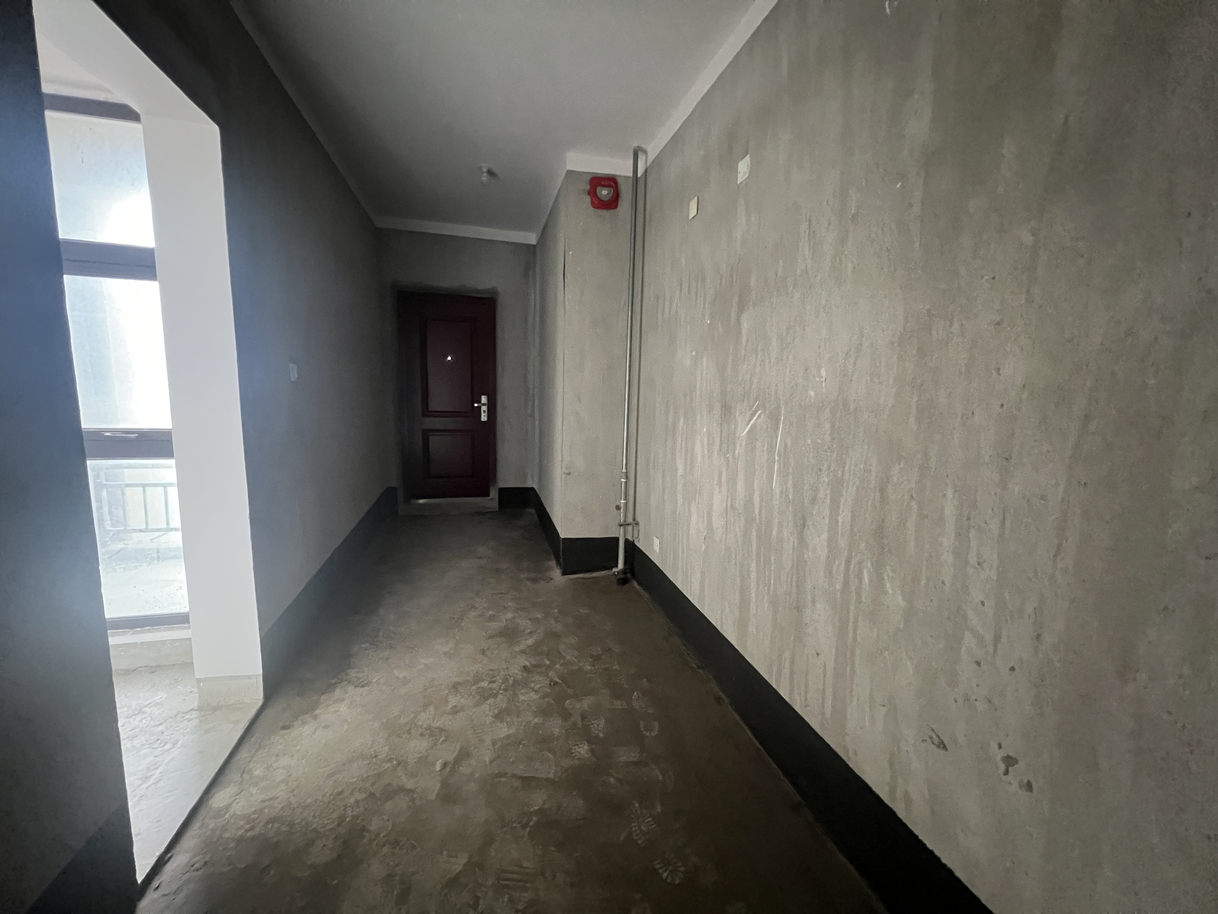南山湖一号 4室2厅2卫 180m²