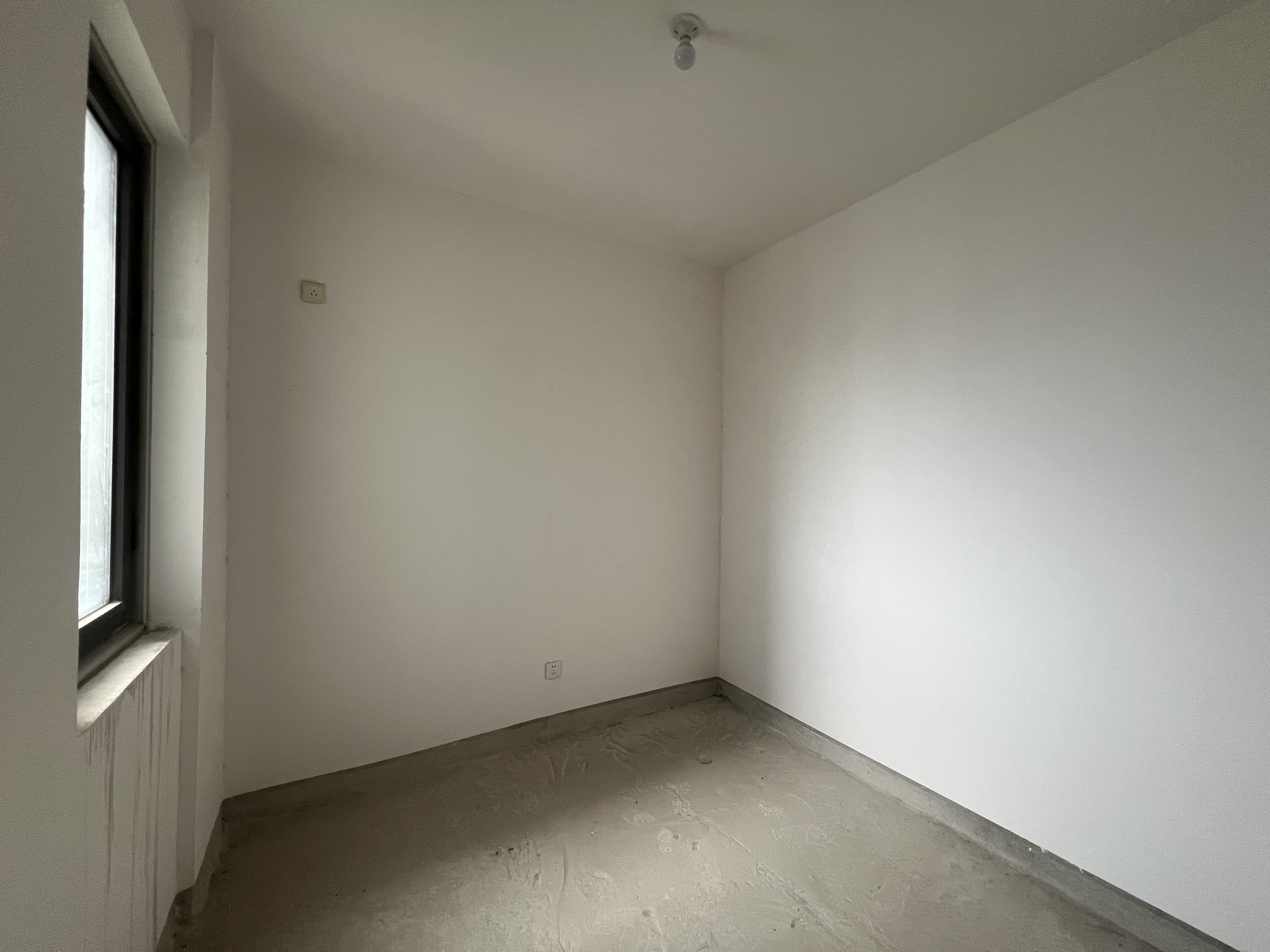 南山湖一号 4室2厅2卫 180m²