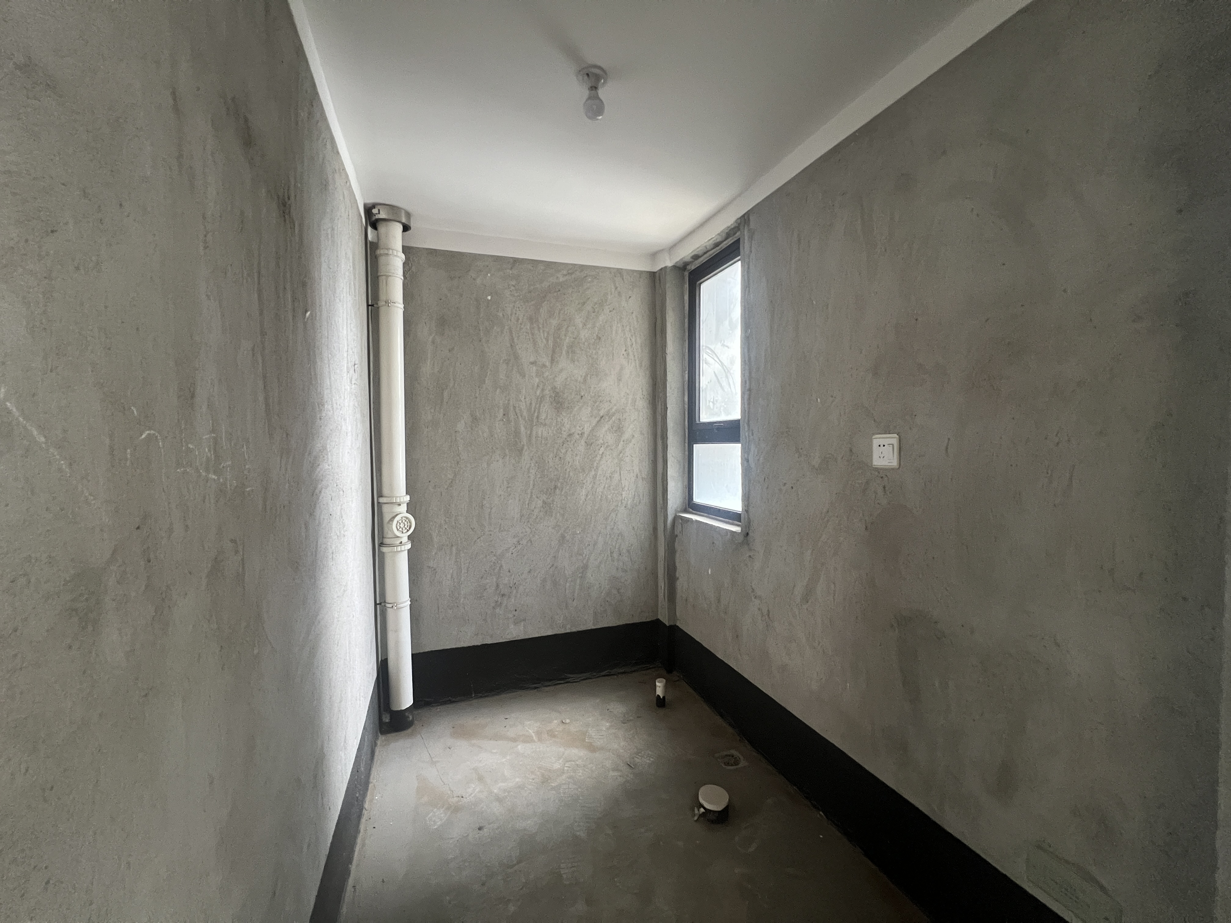 南山湖一号 4室2厅2卫 180m²