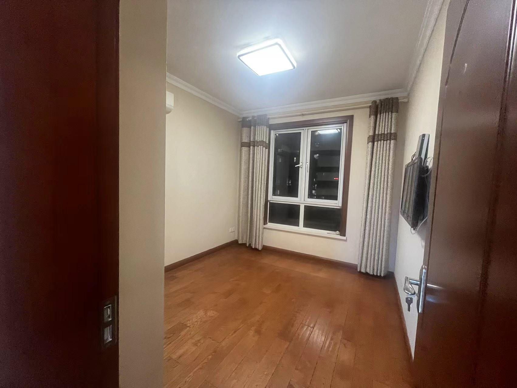 城市嘉苑 4室2厅2卫 147.00m&sup2;