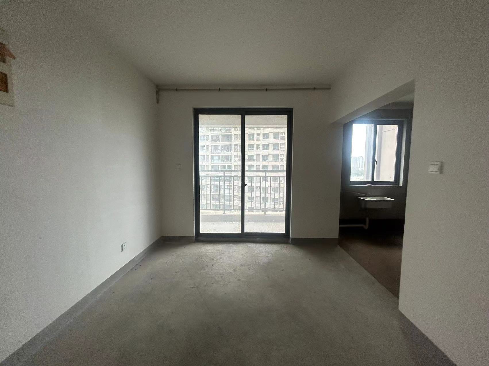 江景国际家园北区 3室2厅2卫 145.91m²