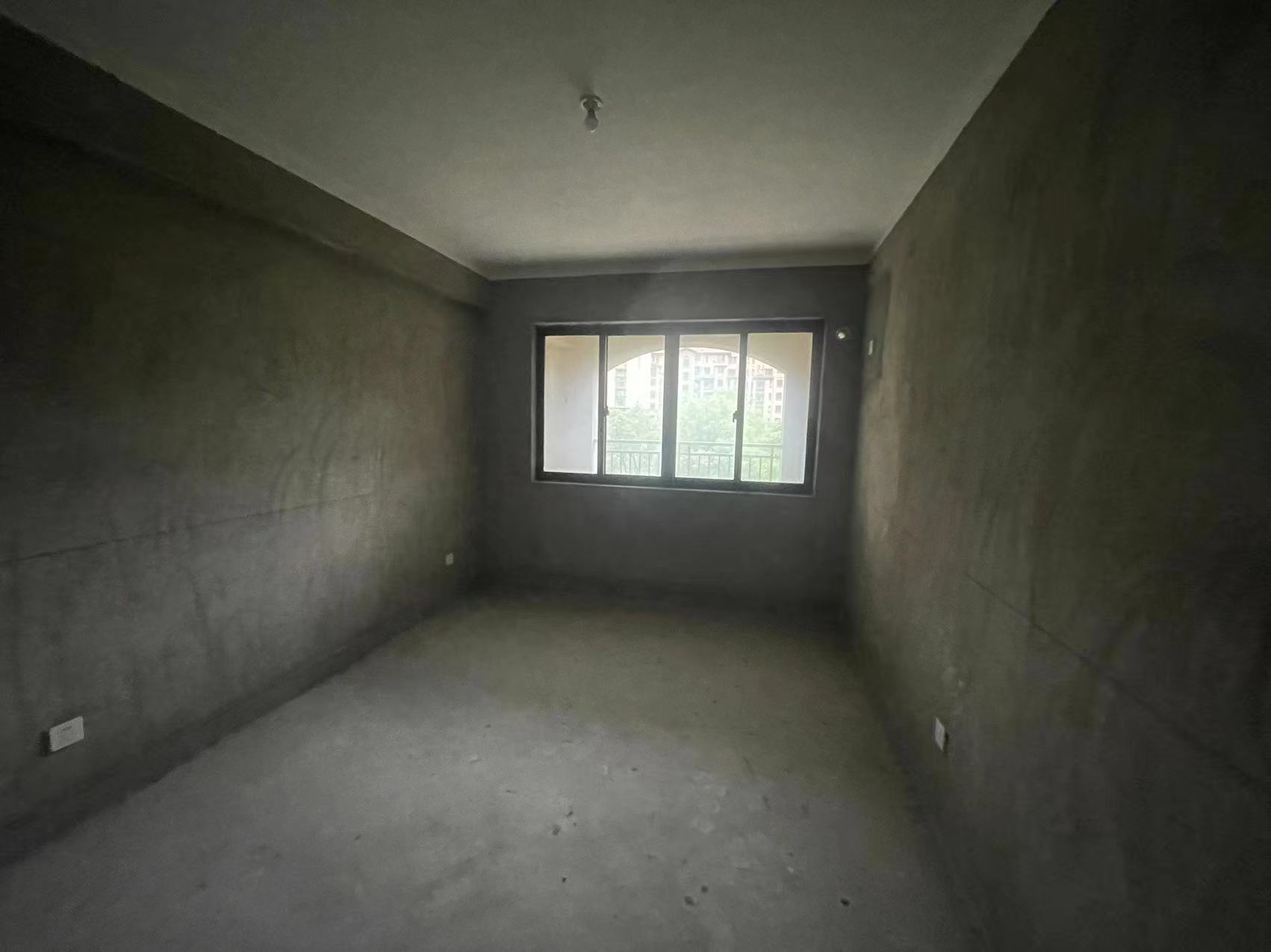 华强城 4室2厅2卫 142.00m&sup2;