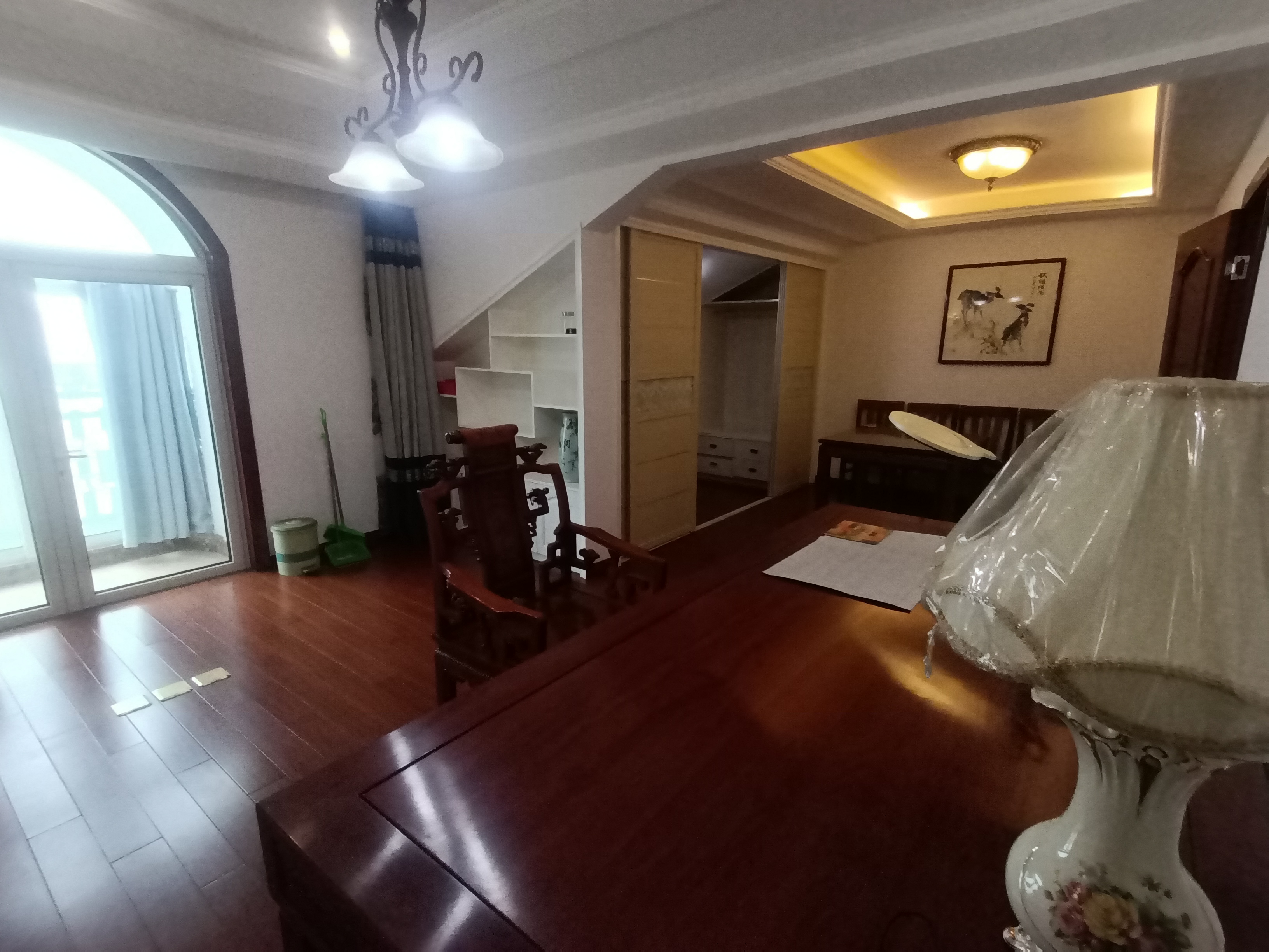 军山花园 4室2厅4卫 223m&sup2;