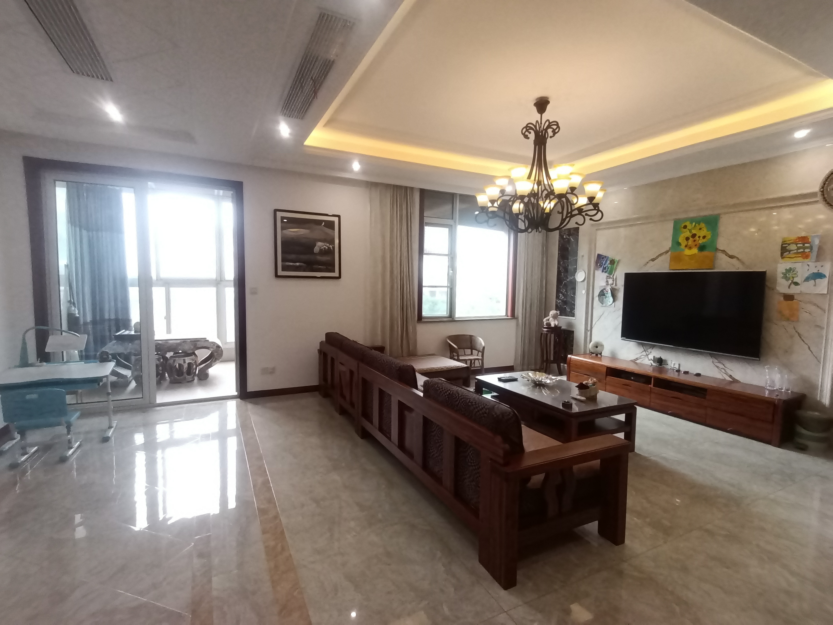 军山花园 4室2厅4卫 223m²