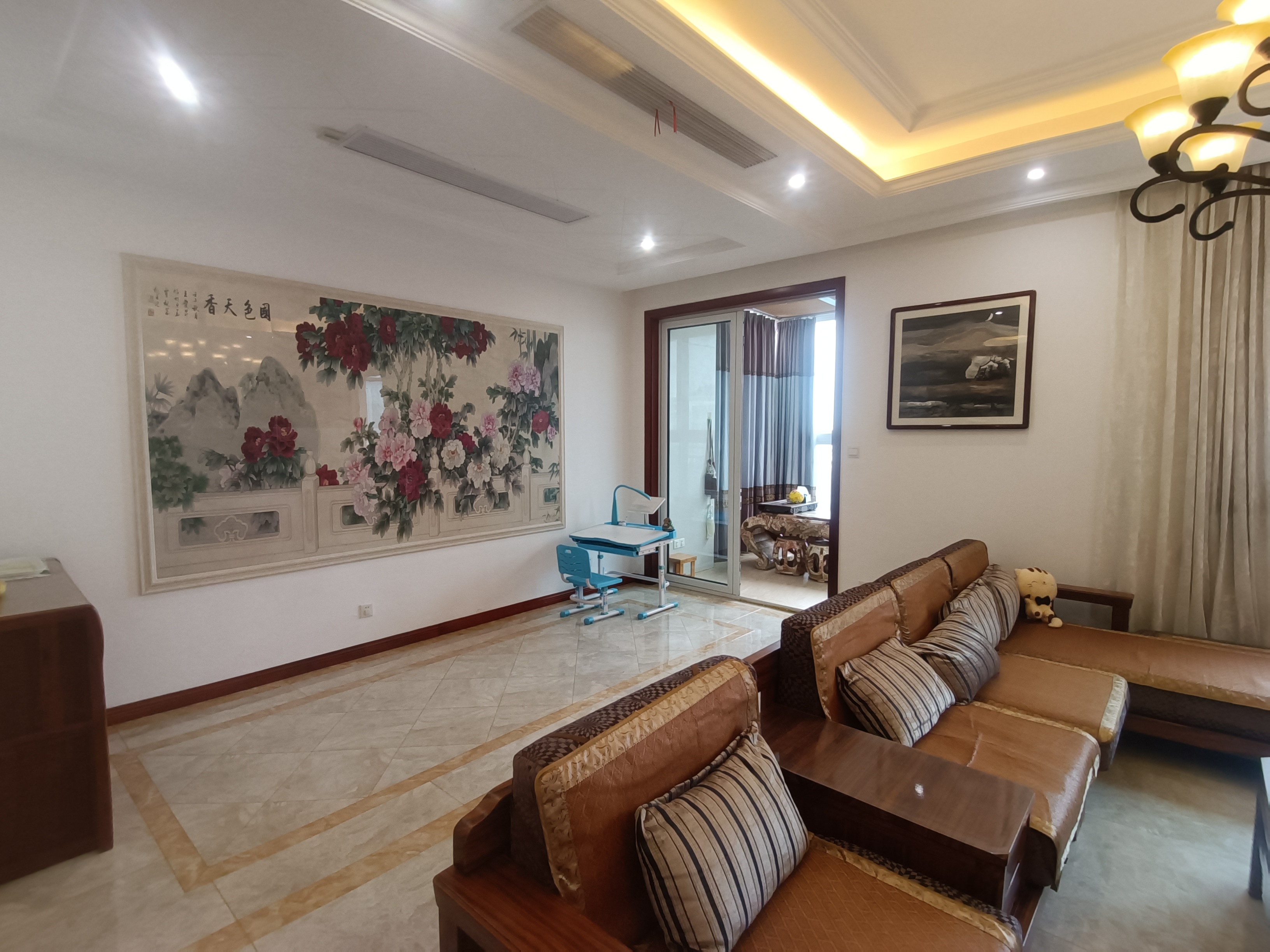 军山花园 4室2厅4卫 223m&sup2;