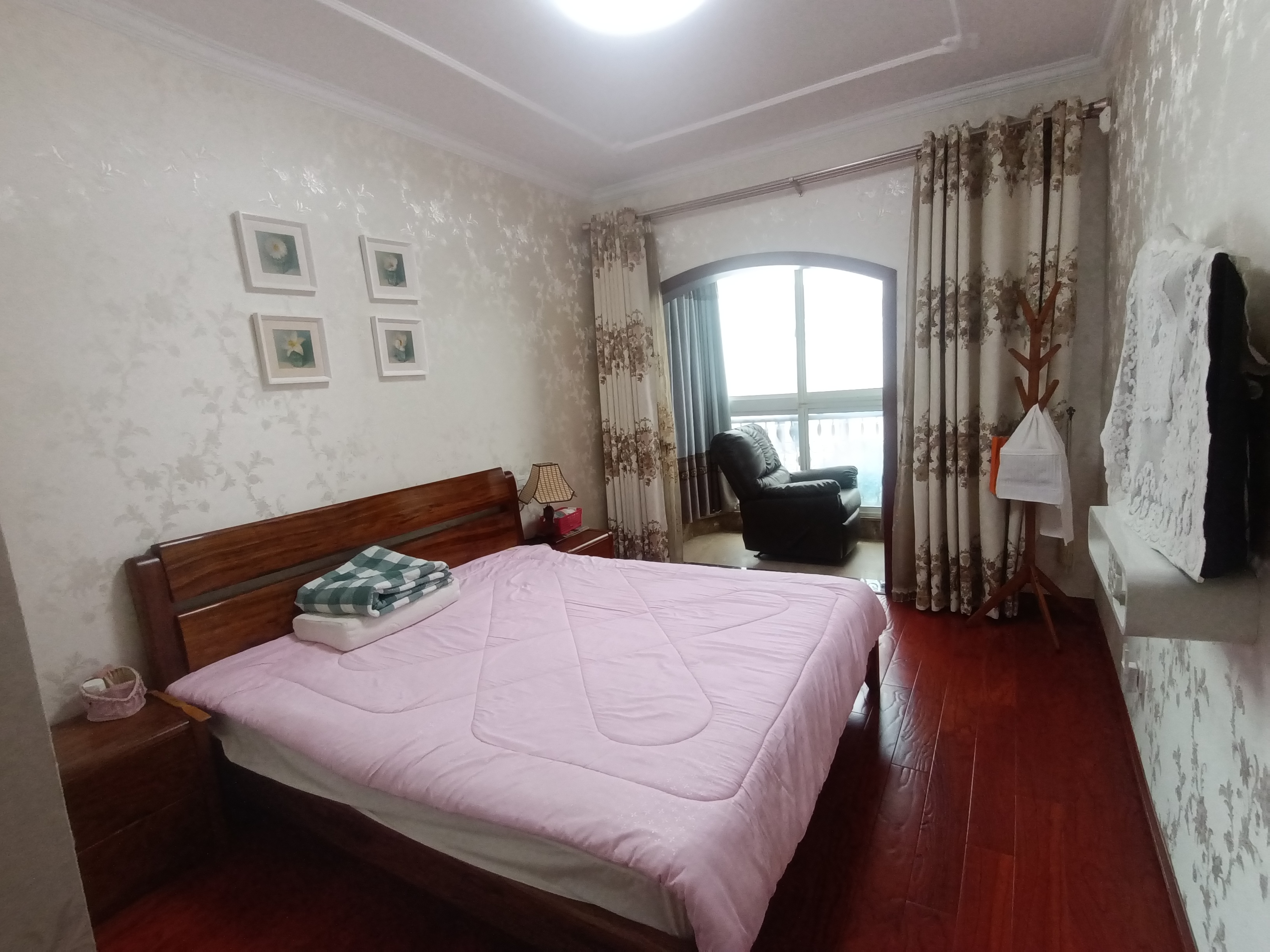 军山花园 4室2厅4卫 223m&sup2;