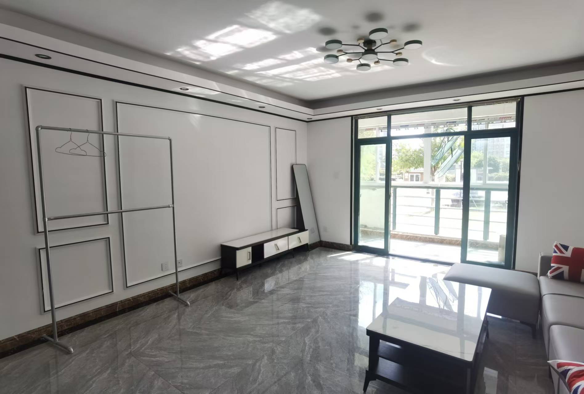 源兴花苑南区 3室2厅2卫 135m&sup2;