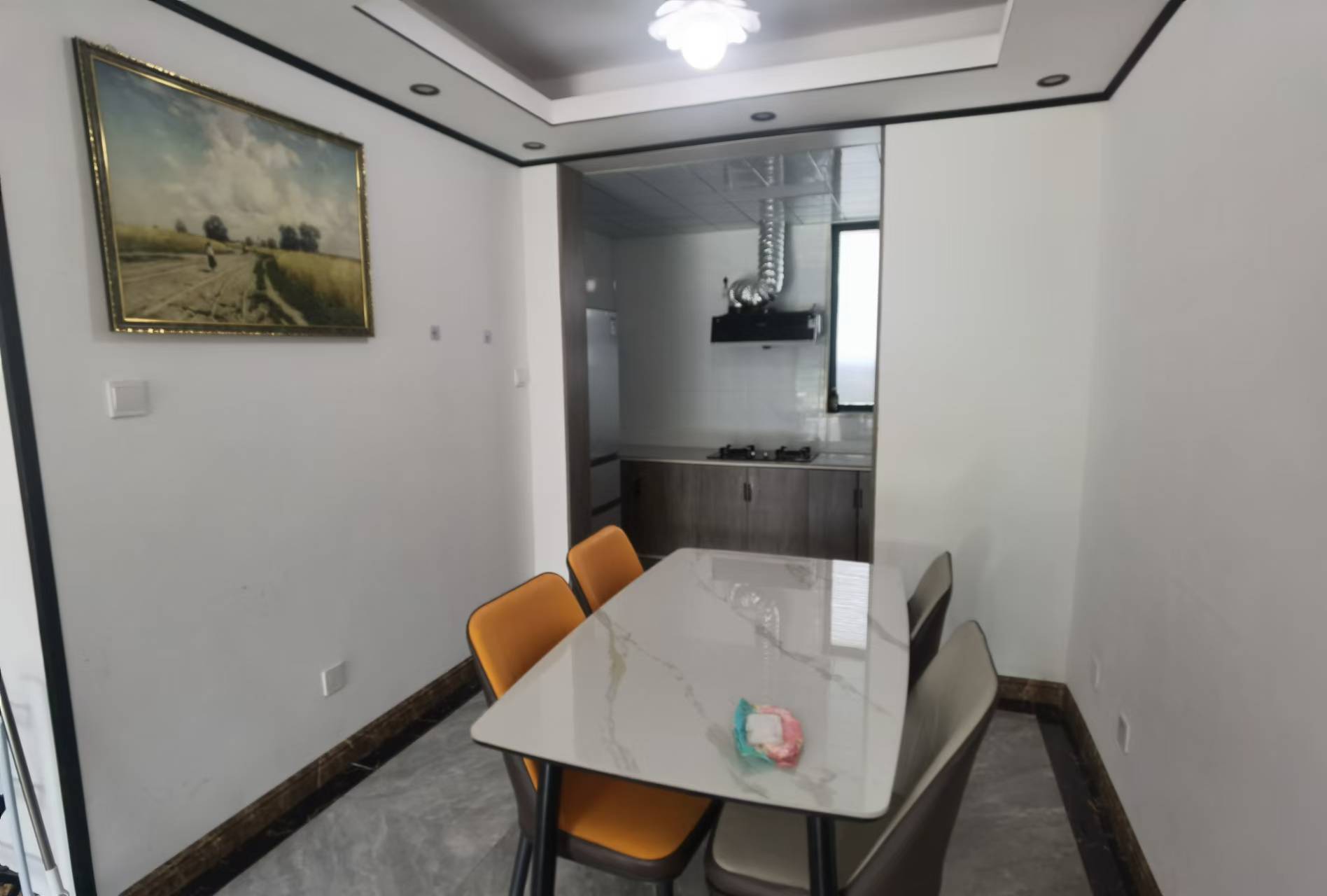源兴花苑南区 3室2厅2卫 135m&sup2;