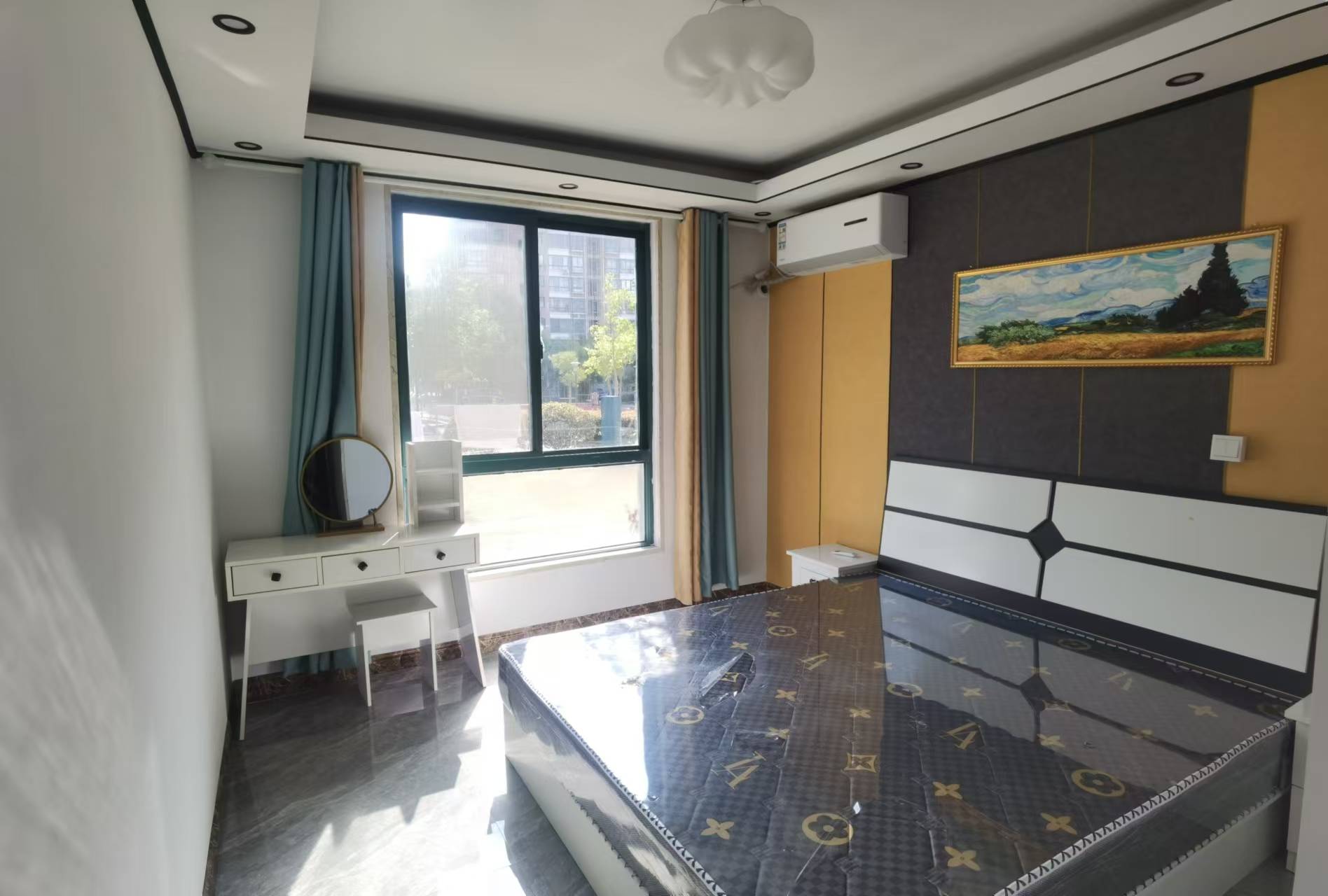 源兴花苑南区 3室2厅2卫 135m&sup2;