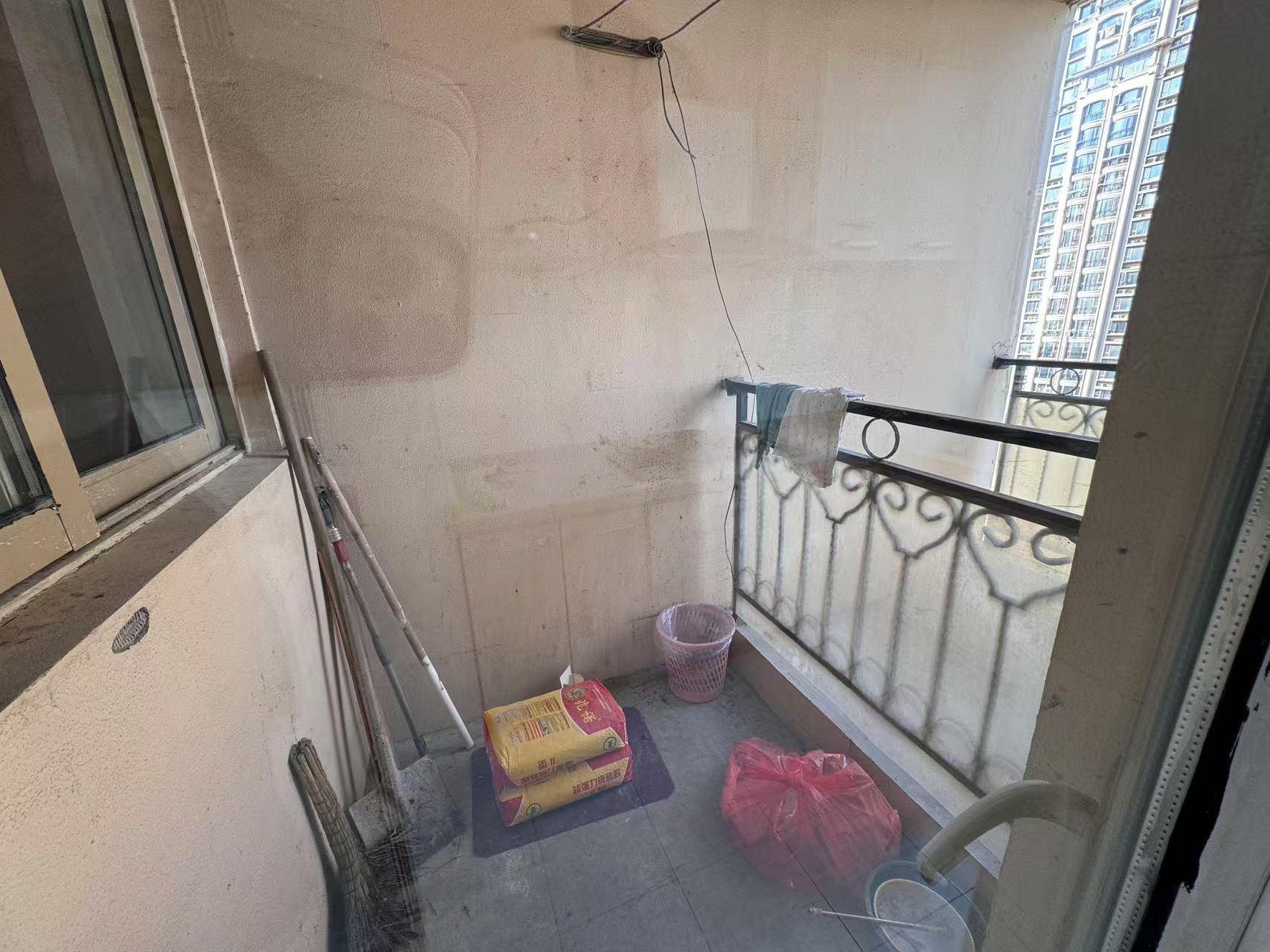 中南世纪花城二期 3室2厅1卫 117m&sup2;