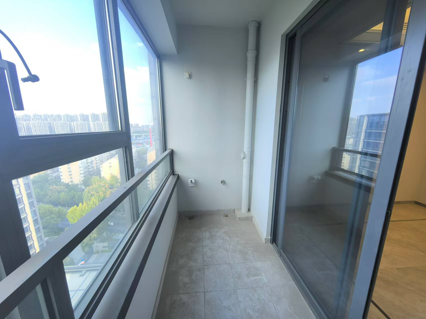 绿城&middot;晓风印月 4室2厅2卫 158m&sup2;