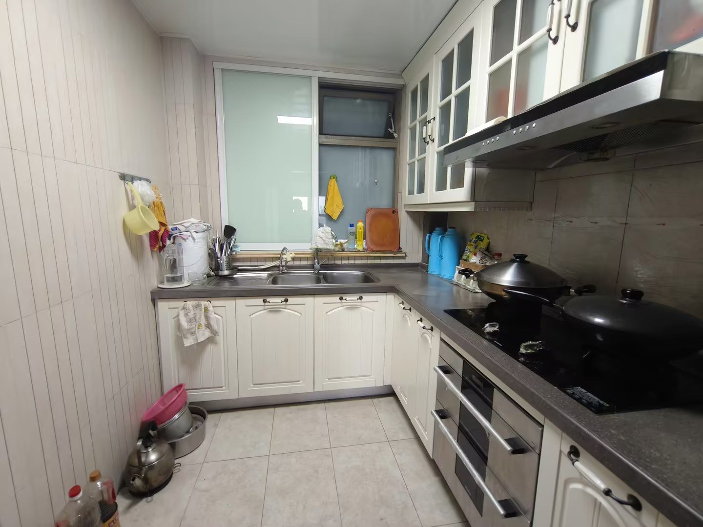王府大厦 3室2厅2卫 196m&sup2;