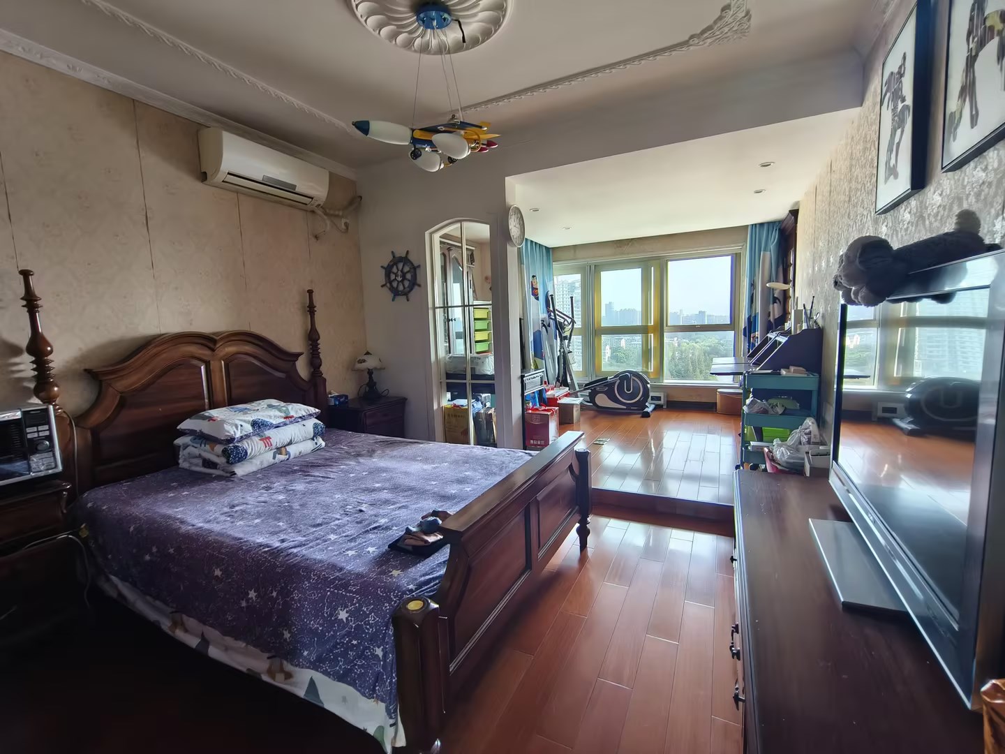王府大厦 3室2厅2卫 196m&sup2;
