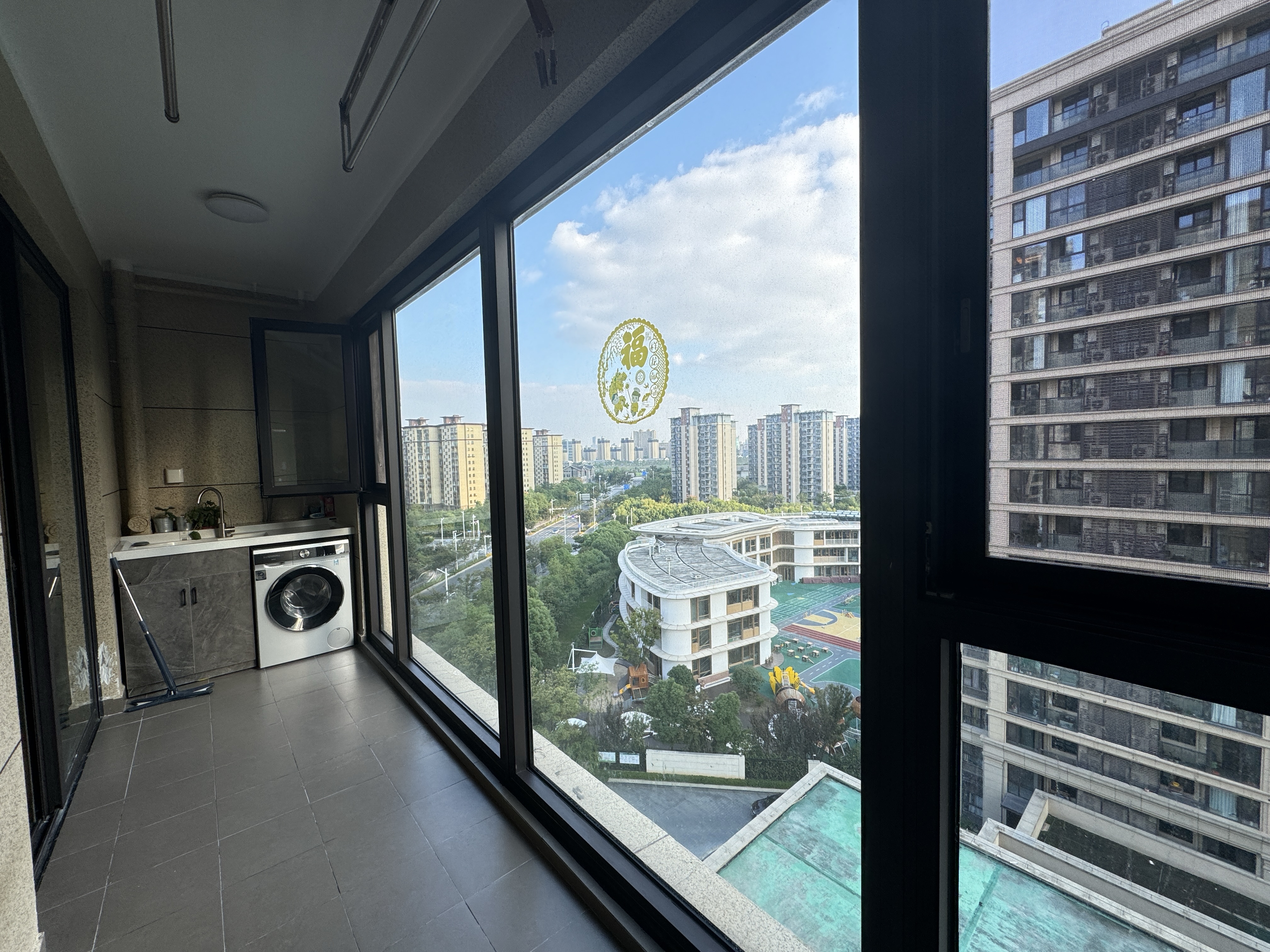 绿城沁园 3室2厅2卫 116m&sup2;