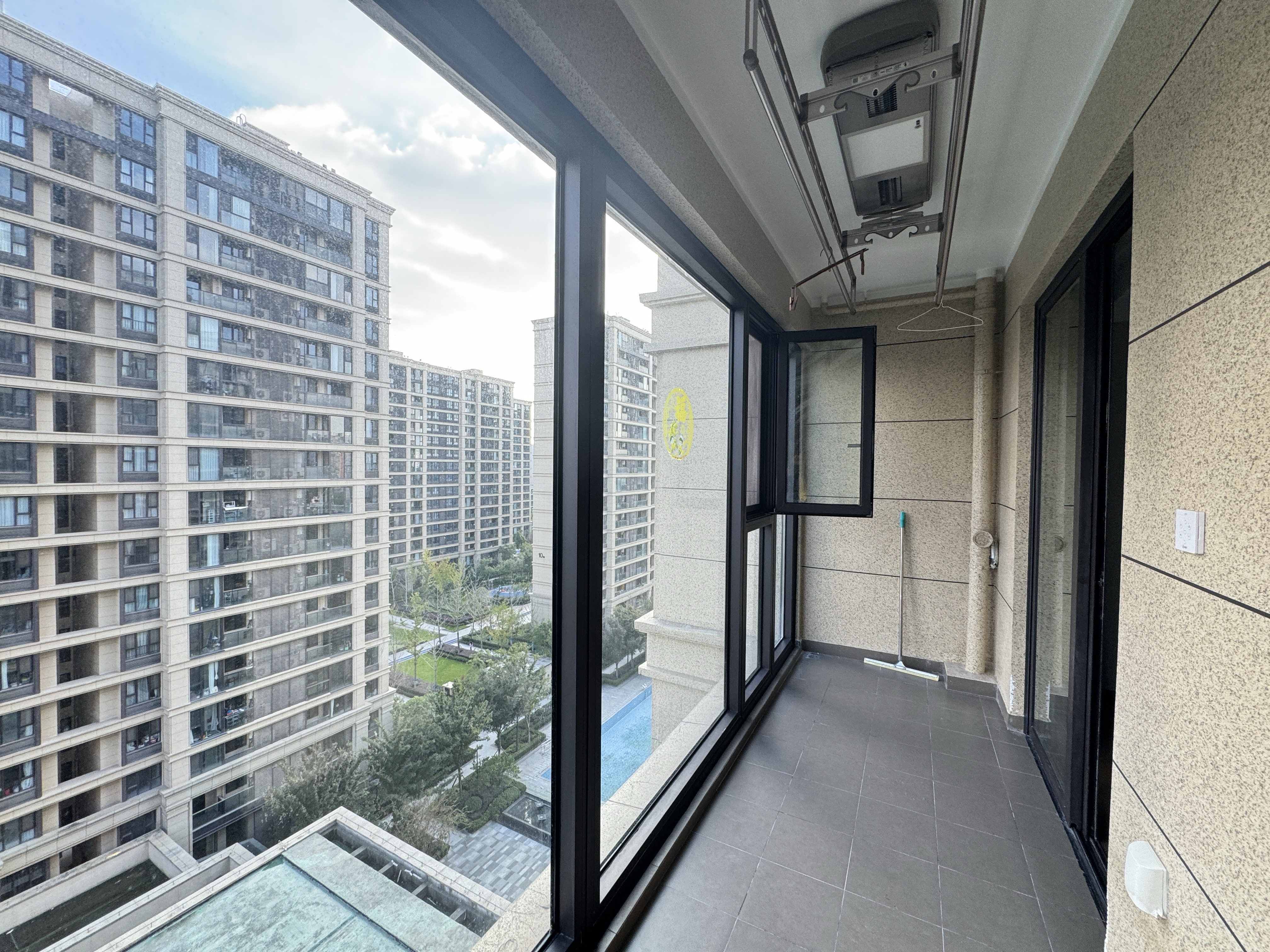 绿城沁园 3室2厅2卫 116m&sup2;