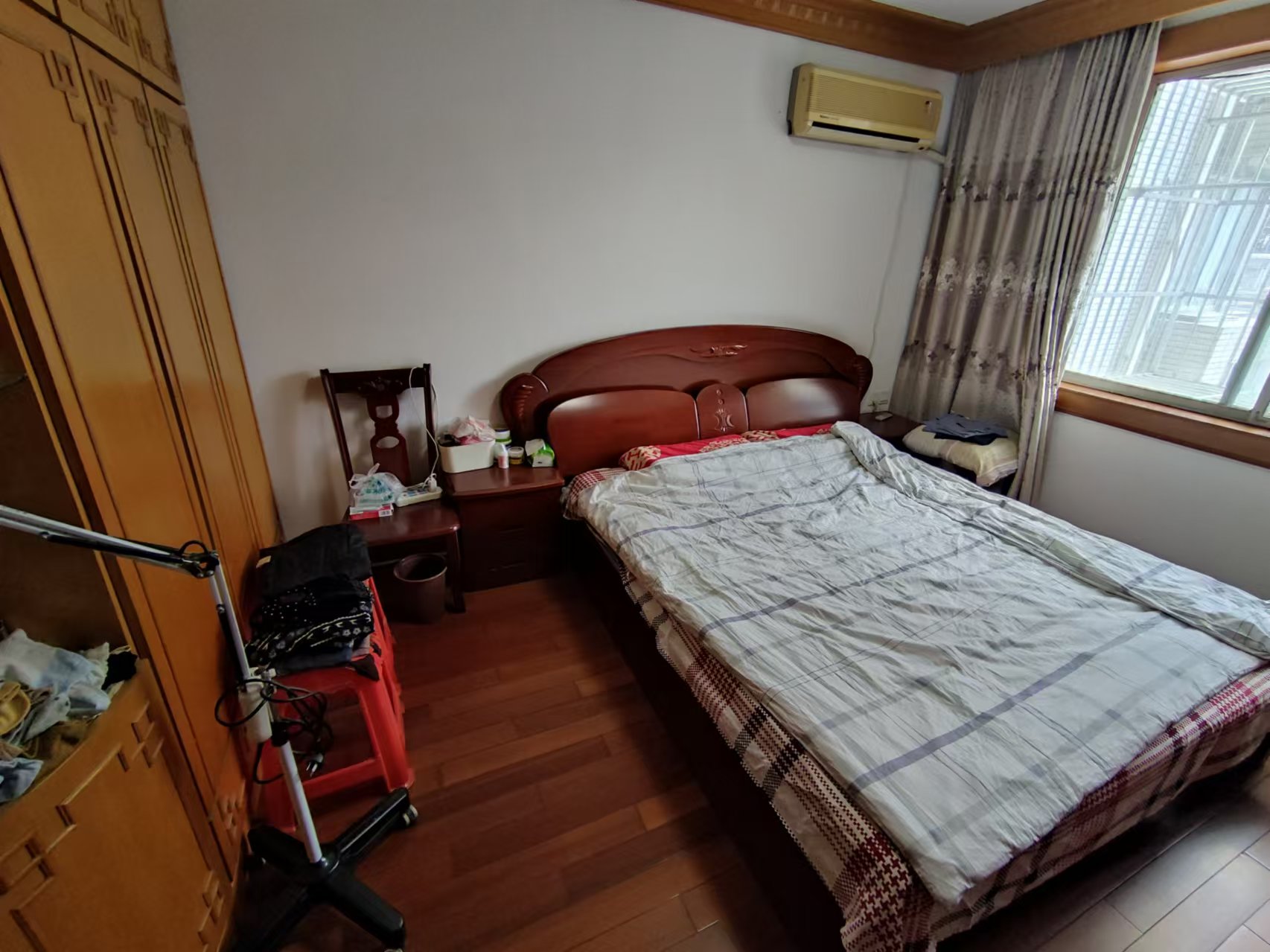 黎明花园 3室2厅1卫 127m&sup2;