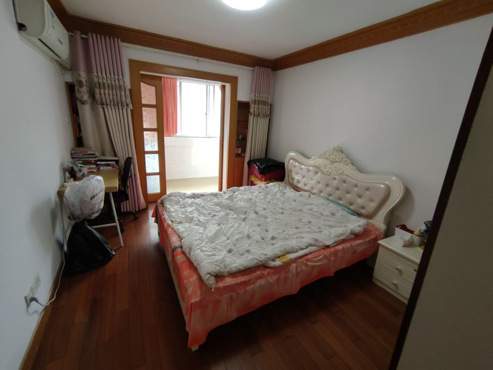 黎明花园 3室2厅1卫 127m&sup2;
