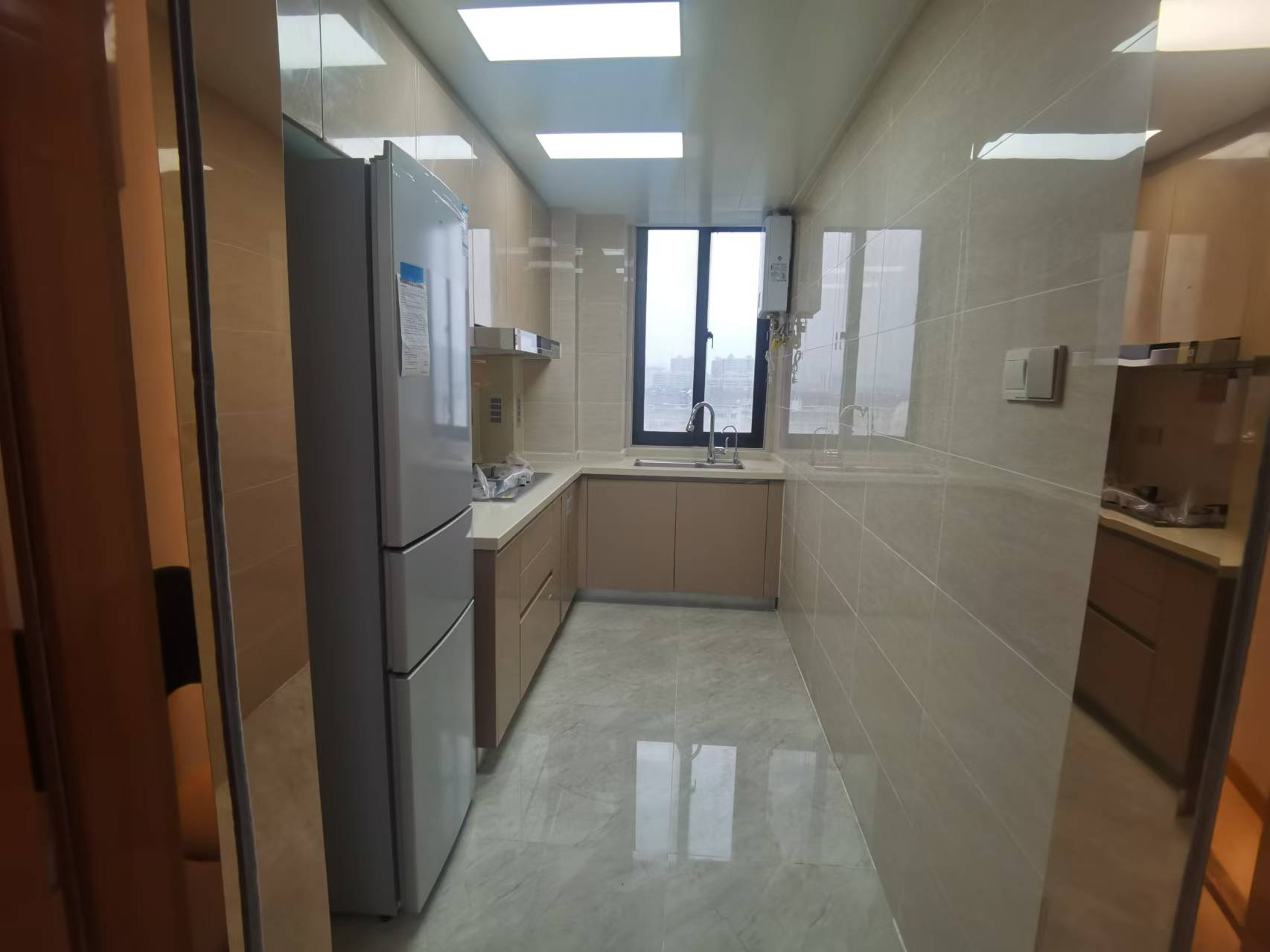 中南世纪花城三期 4室2厅2卫 145m&sup2;