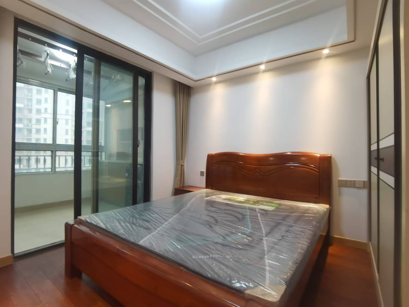 中南世纪花城三期 4室2厅2卫 145m&sup2;