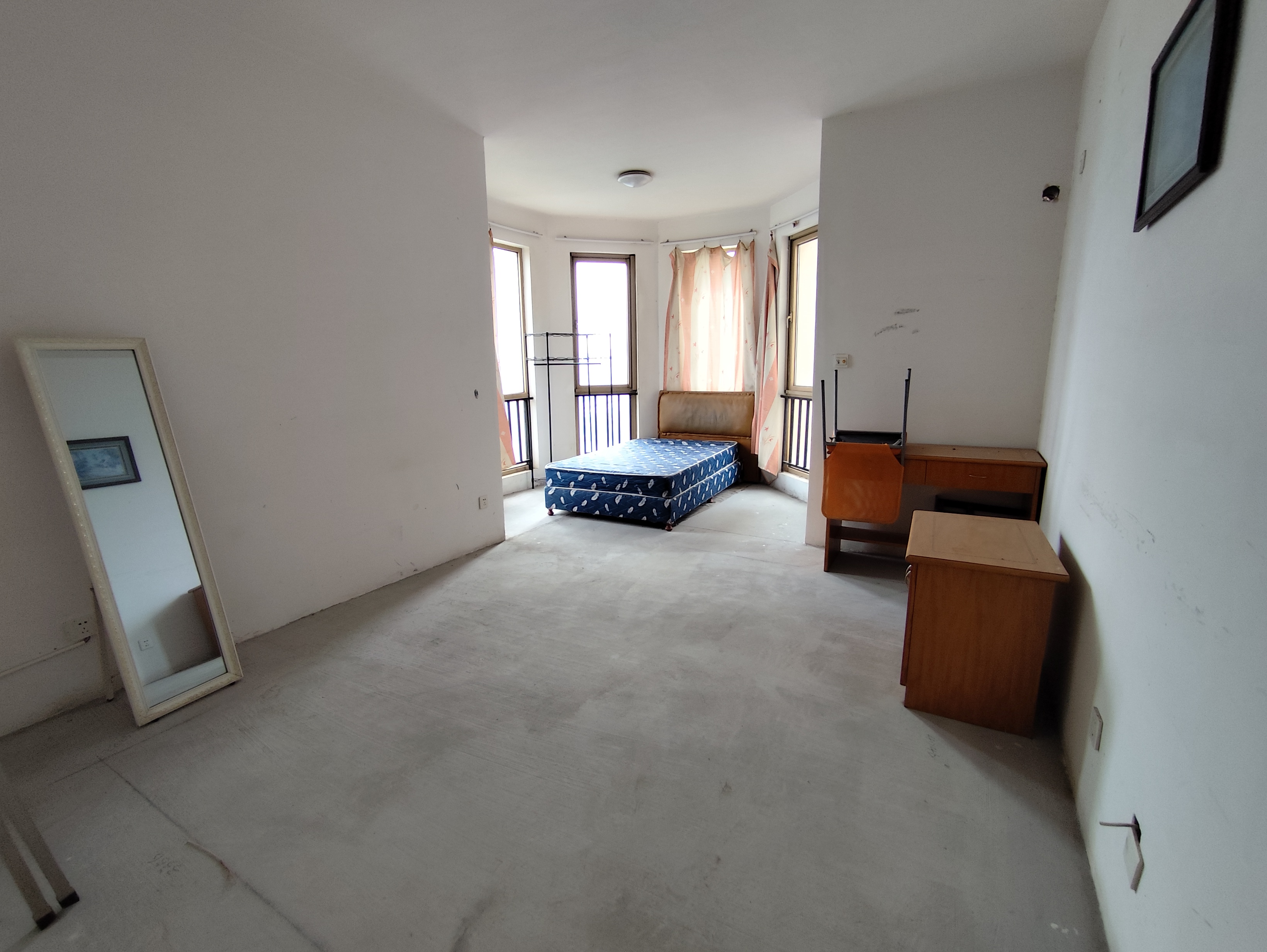 中南世纪花城一期 4室2厅2卫 140.92m&sup2;