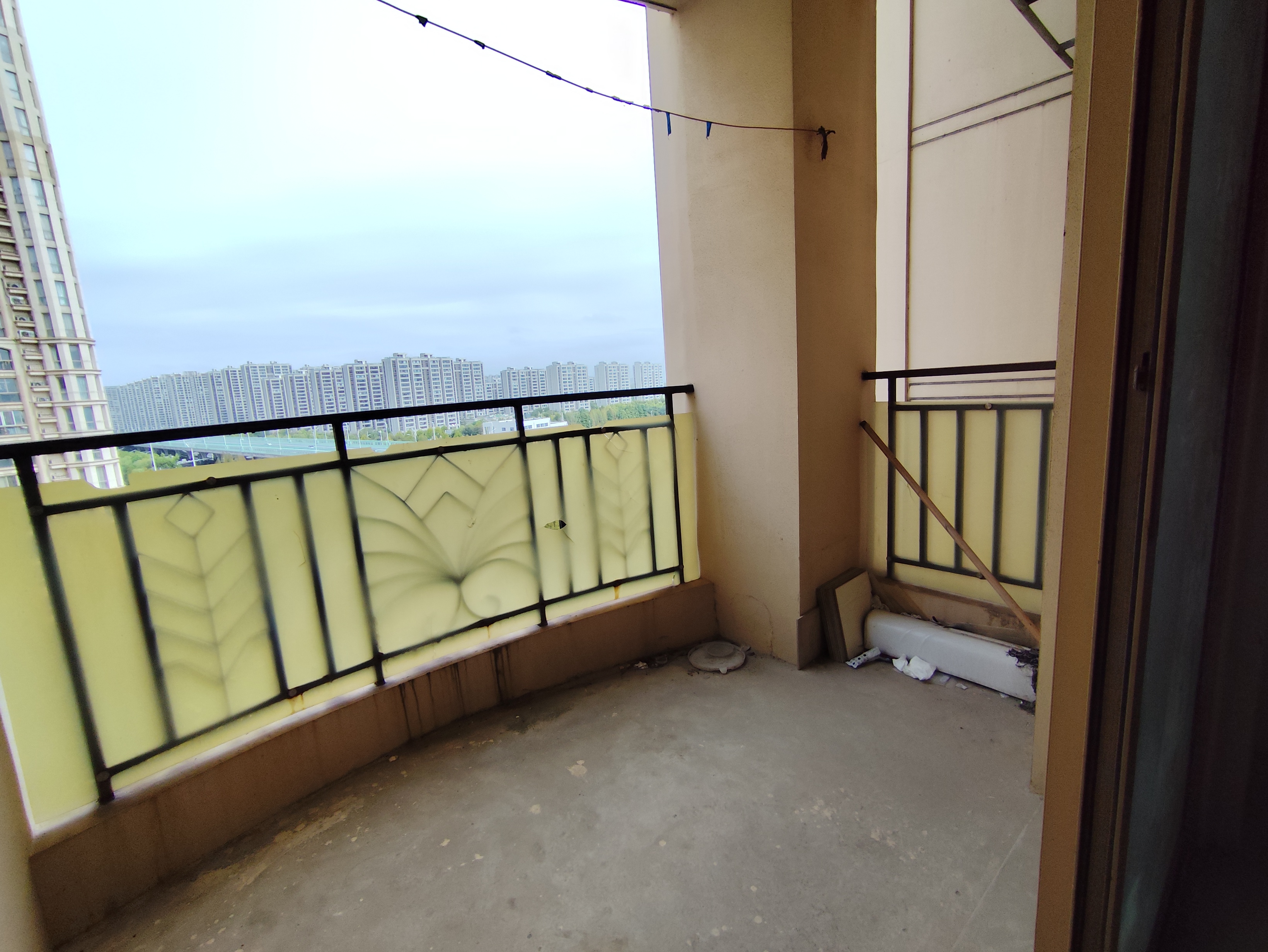 中南世纪花城一期 4室2厅2卫 140.92m&sup2;