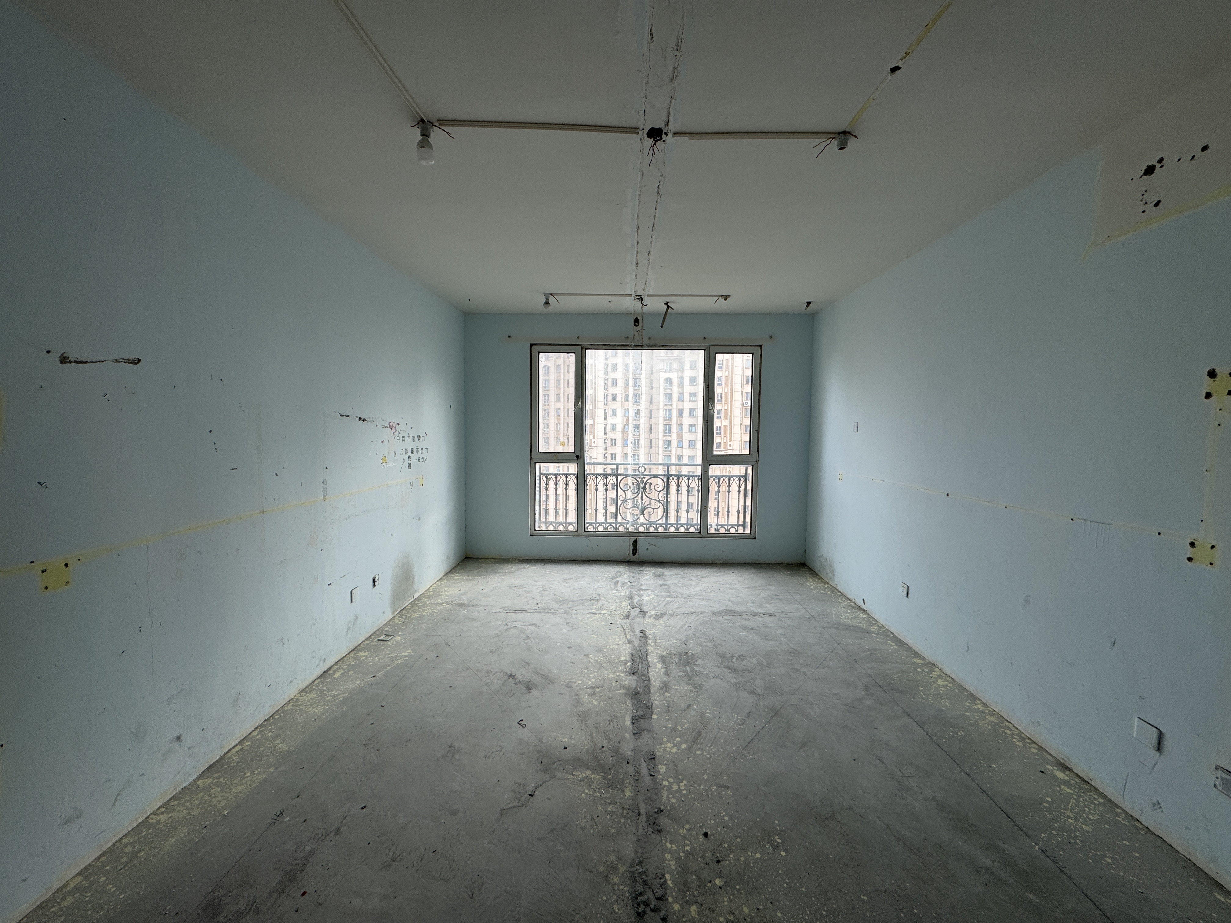 中南世纪花城二期 3室2厅2卫 128.97m²