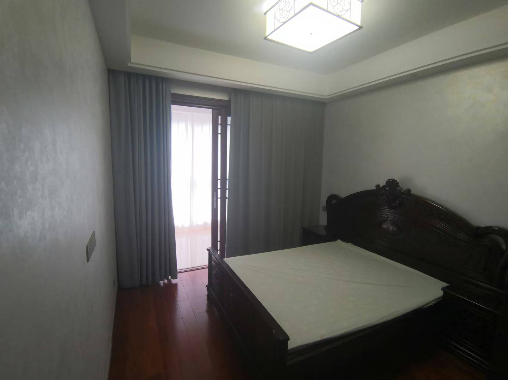 万濠山庄 4室2厅2卫 166.18m&sup2;