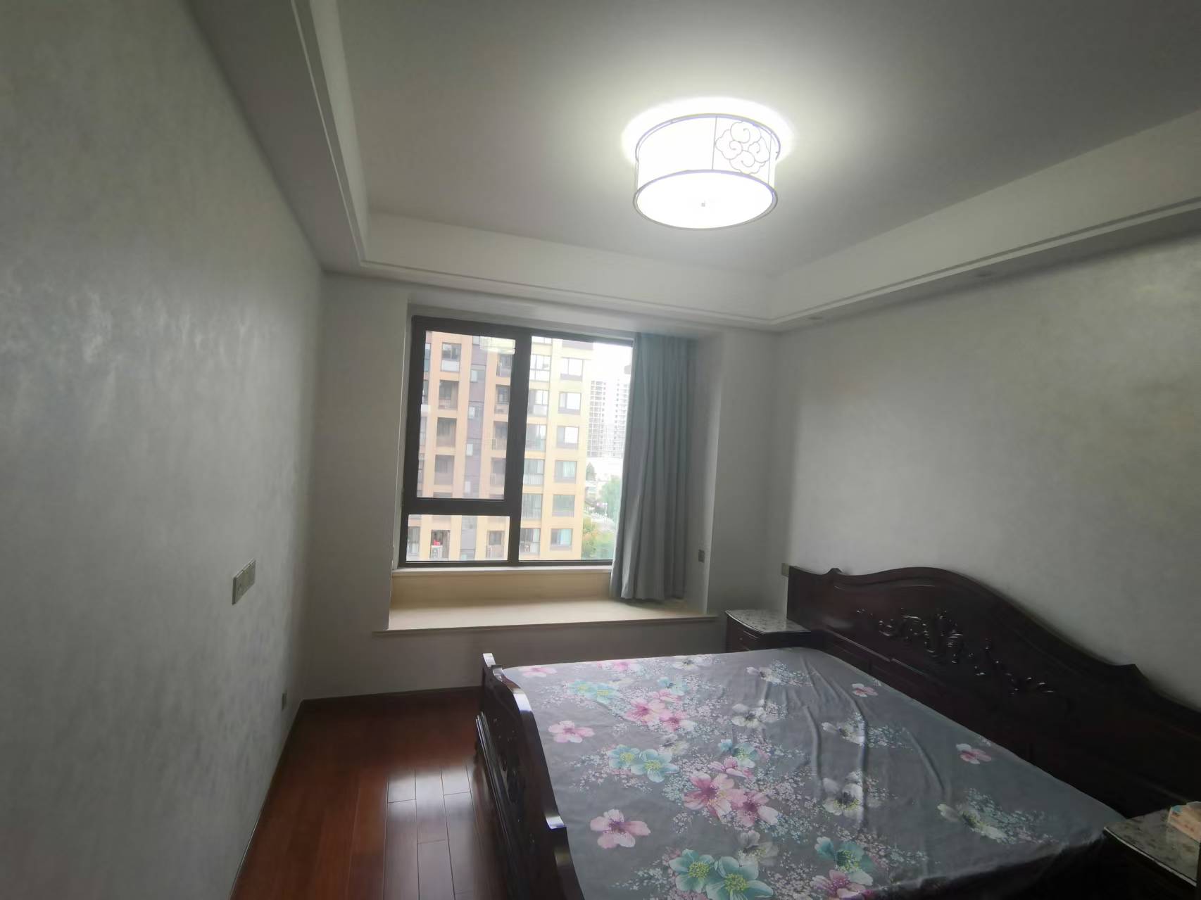 万濠山庄 4室2厅2卫 166.18m&sup2;