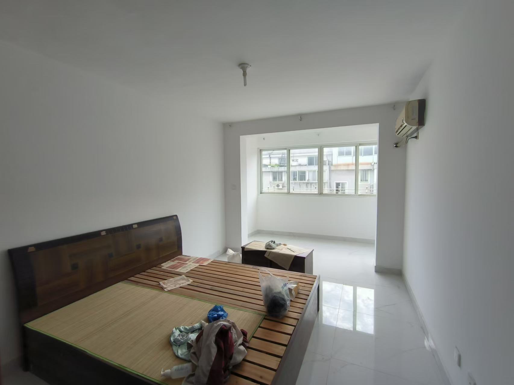 虹桥新苑 2室1厅1卫 90m&sup2;