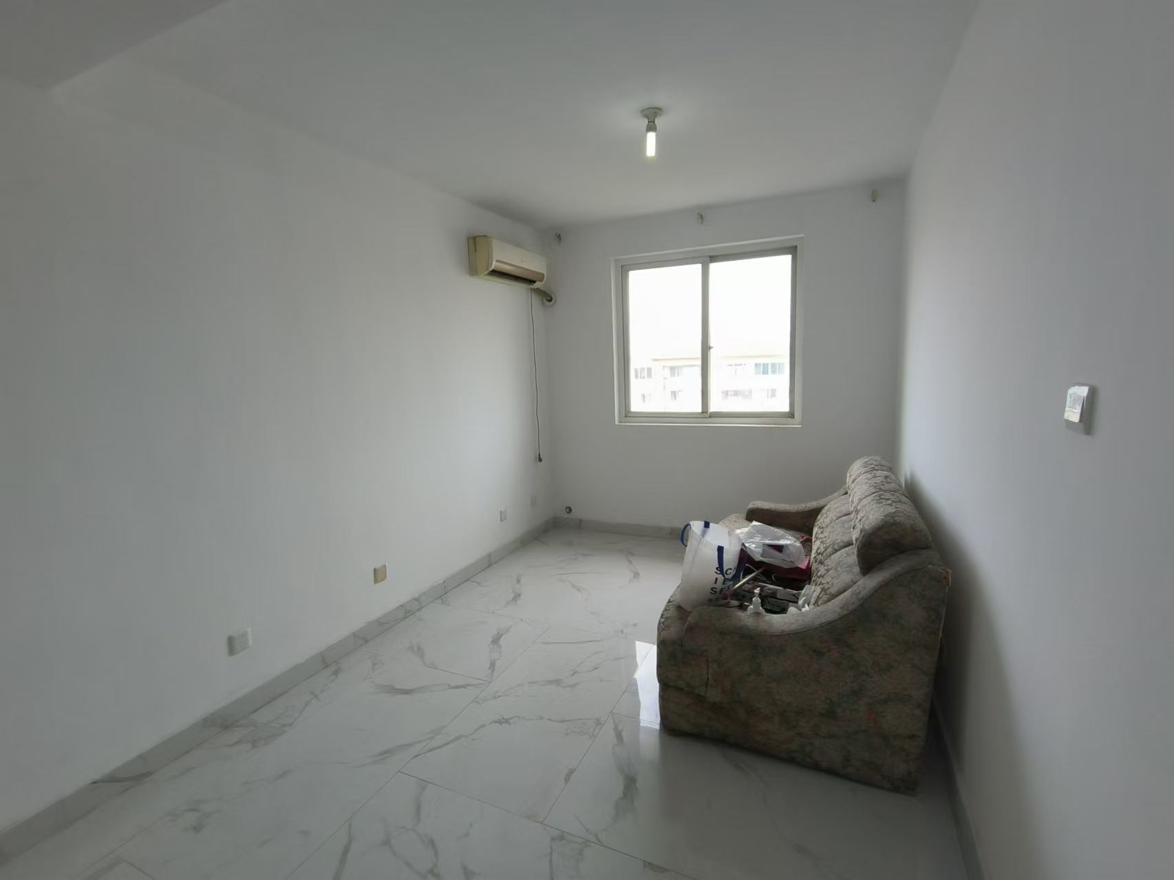 虹桥新苑 2室1厅1卫 90m&sup2;