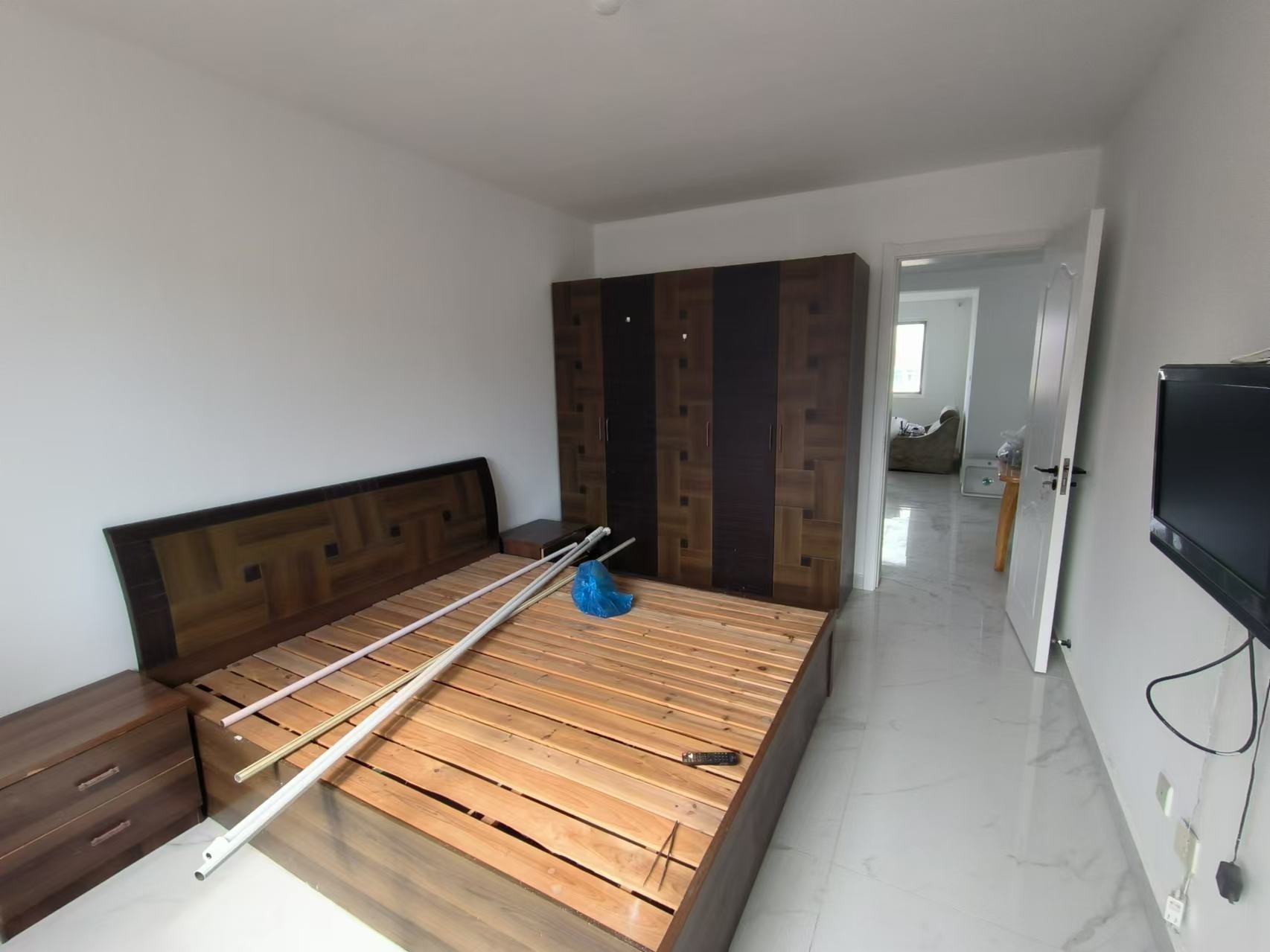 虹桥新苑 2室1厅1卫 90m&sup2;