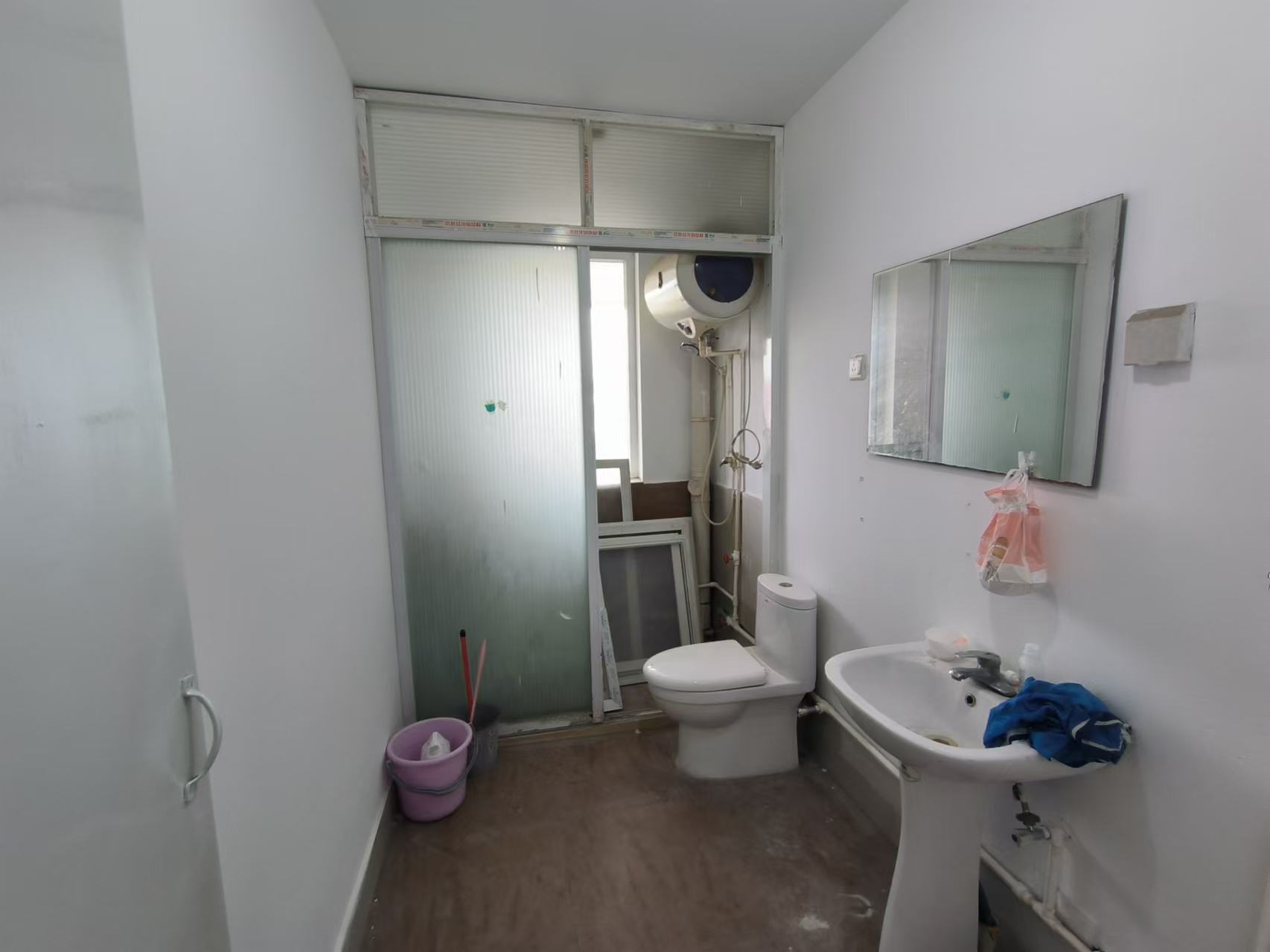 虹桥新苑 2室1厅1卫 90m&sup2;