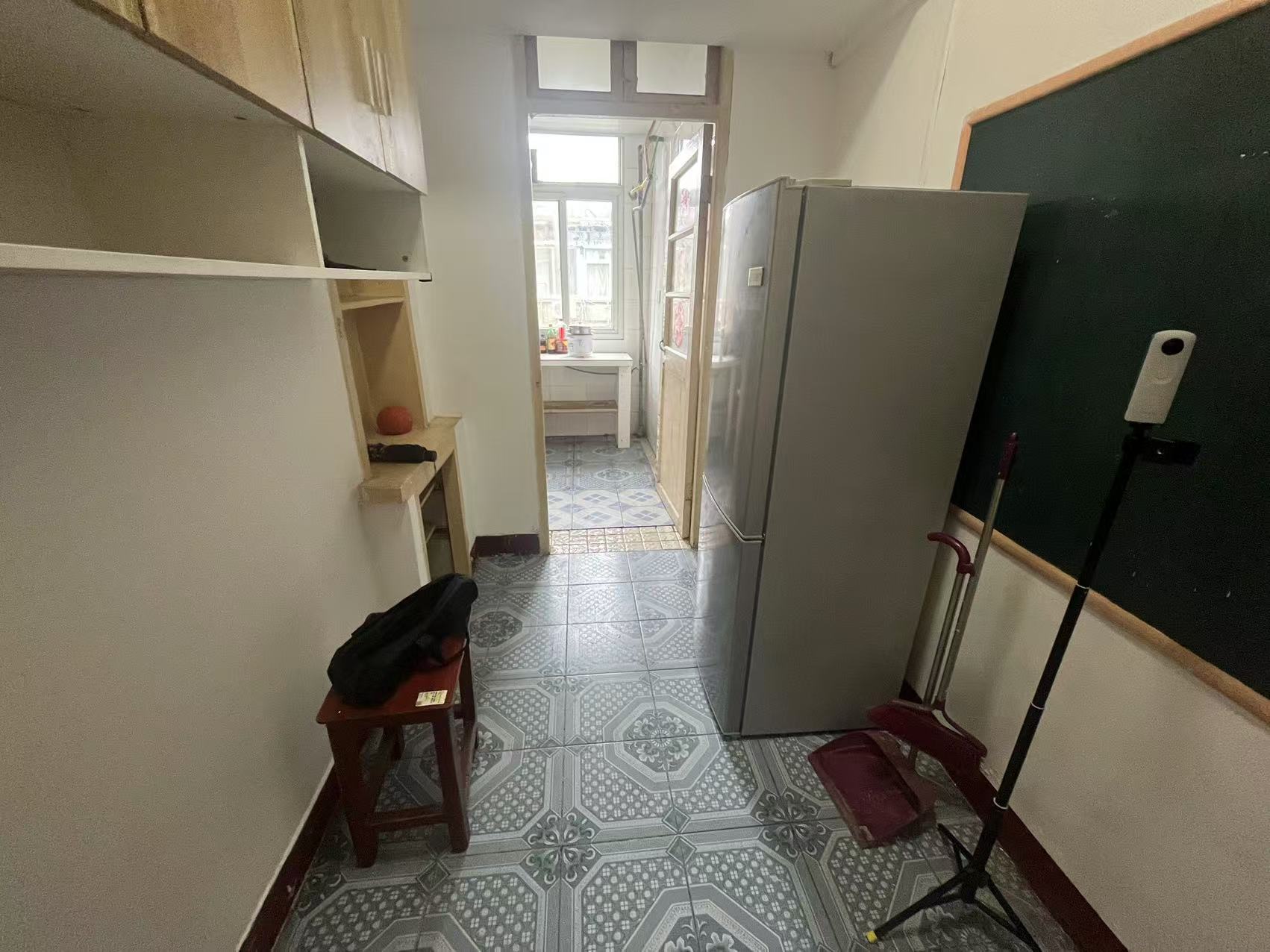 地区机关宿舍 2室1厅1卫 57.02m²