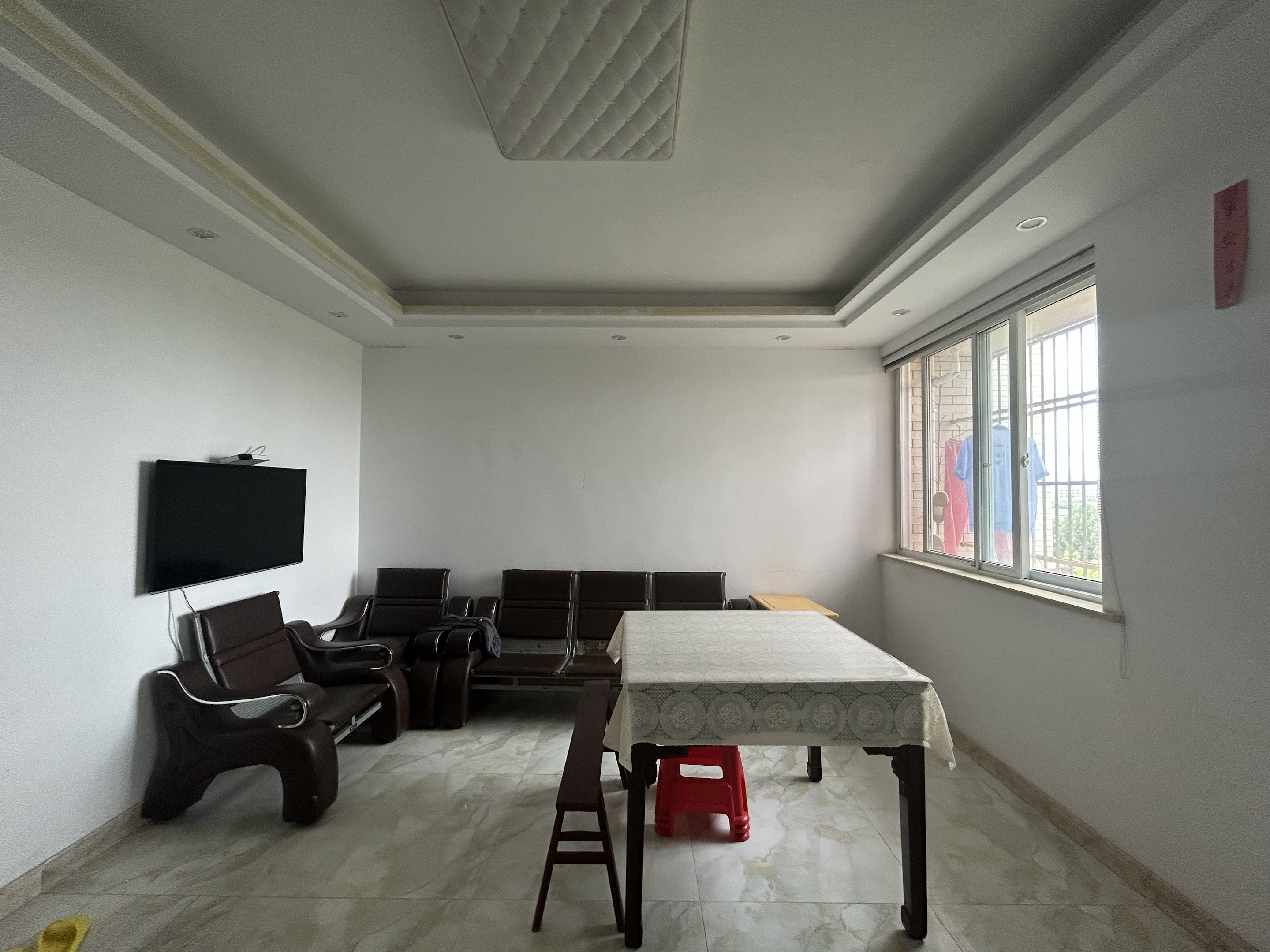 天霞苑 2室2厅2卫 110.00m&sup2;