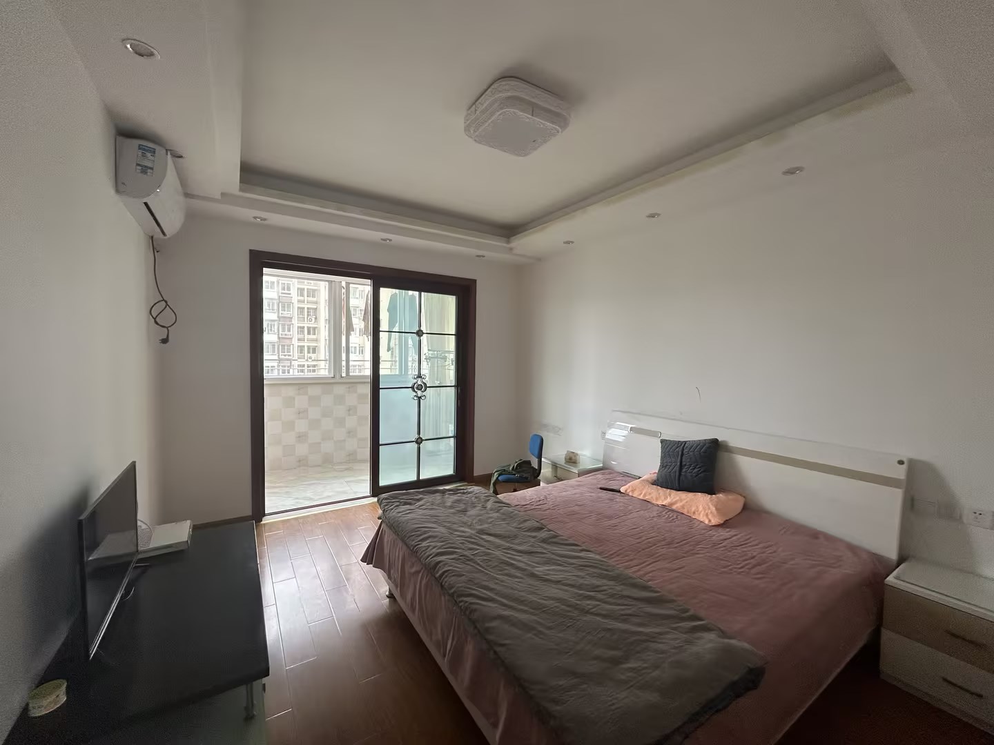 天霞苑 2室2厅2卫 110.00m&sup2;