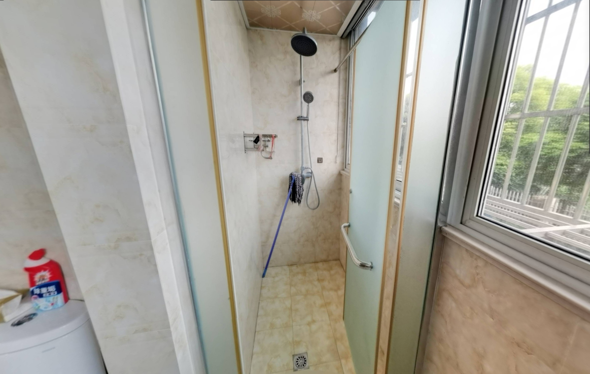 天霞苑 2室2厅2卫 110.00m&sup2;