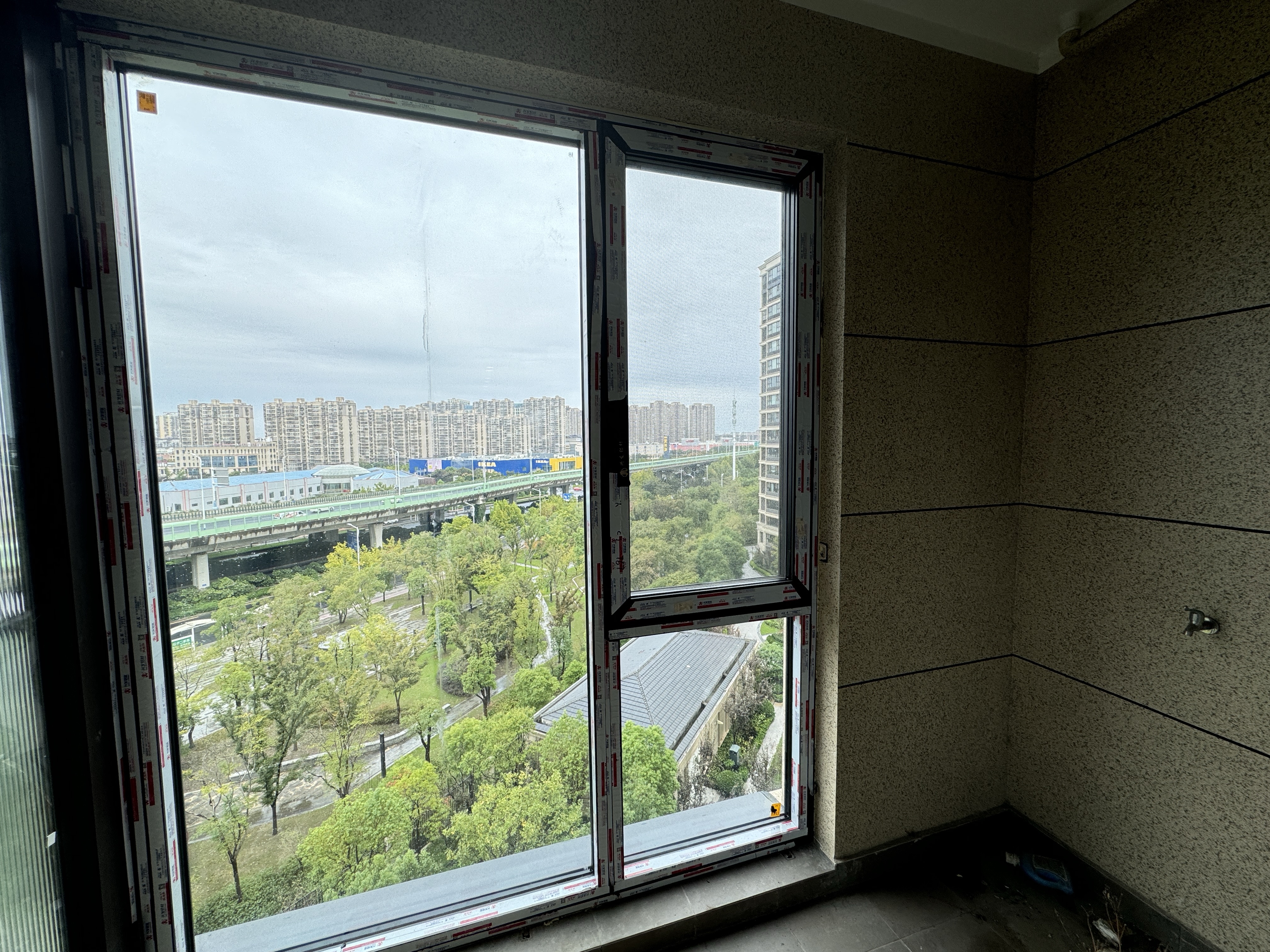 绿城沁园 3室2厅2卫 133m&sup2;