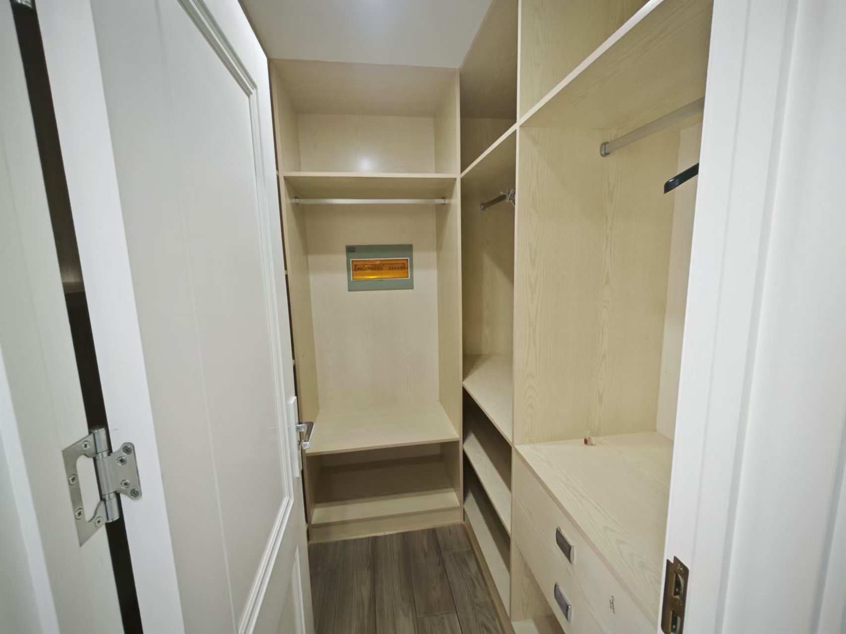 临江家园 3室2厅2卫 145m&sup2;