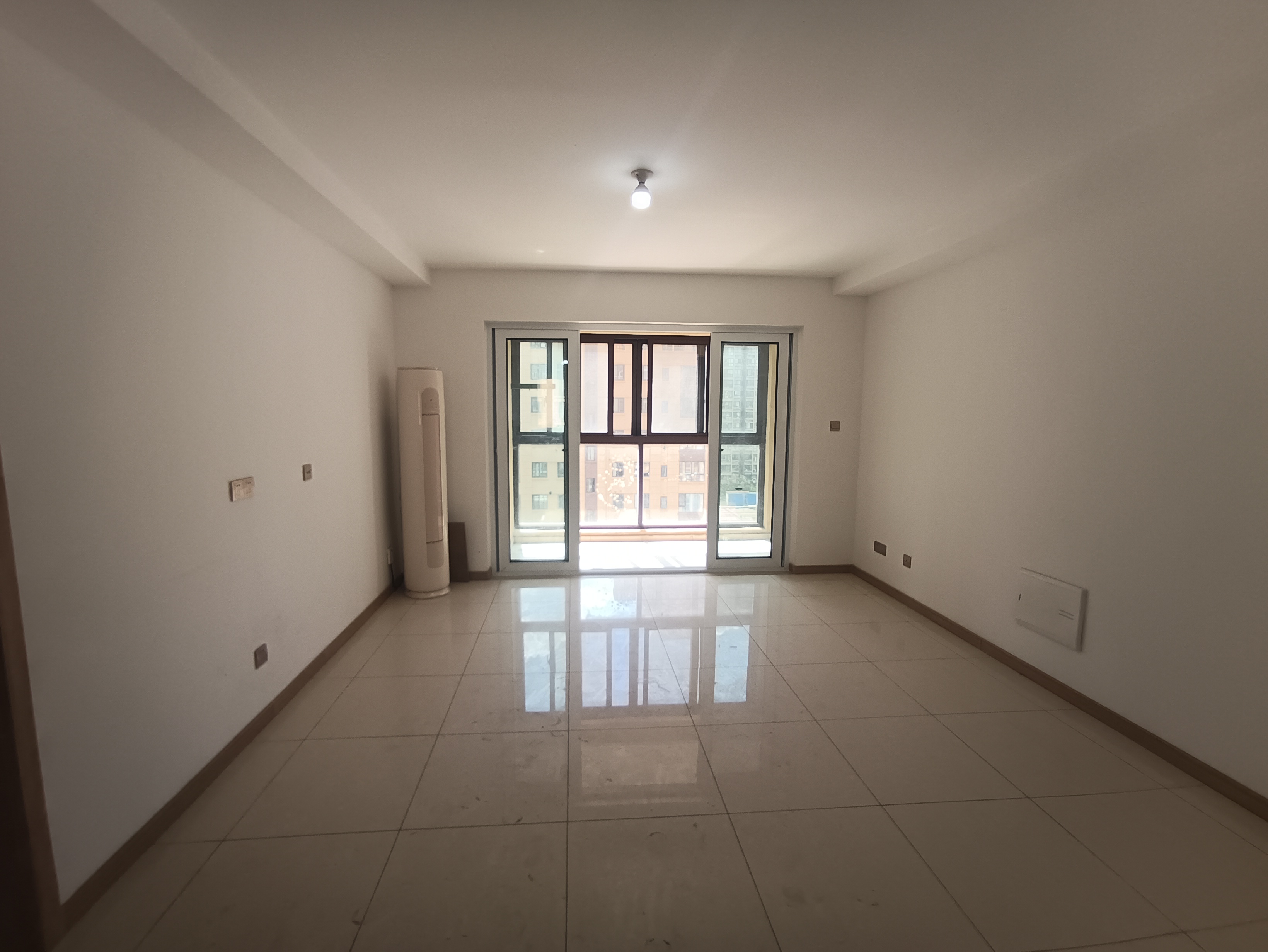 世茂九龙庭 3室2厅2卫 122.78m&sup2;