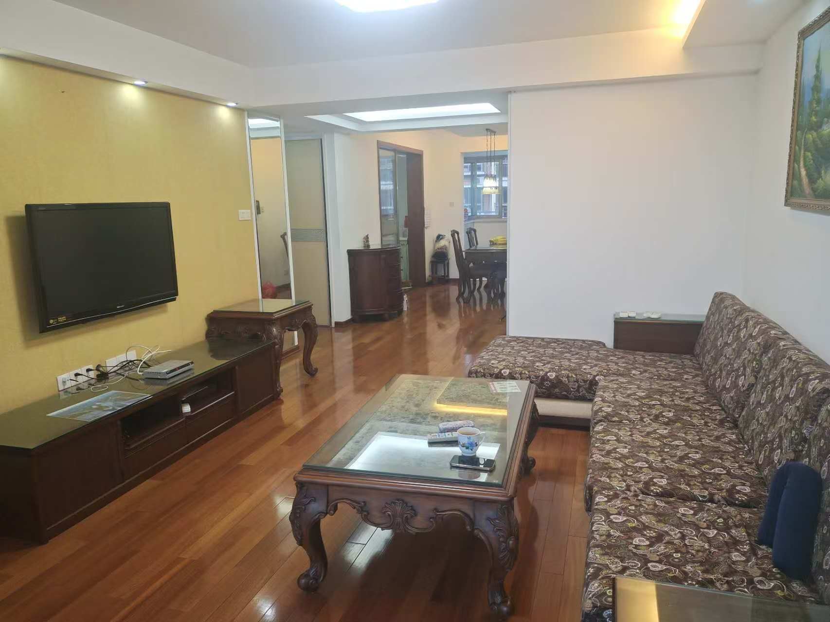 濠滨花园 3室2厅2卫 129.09m²